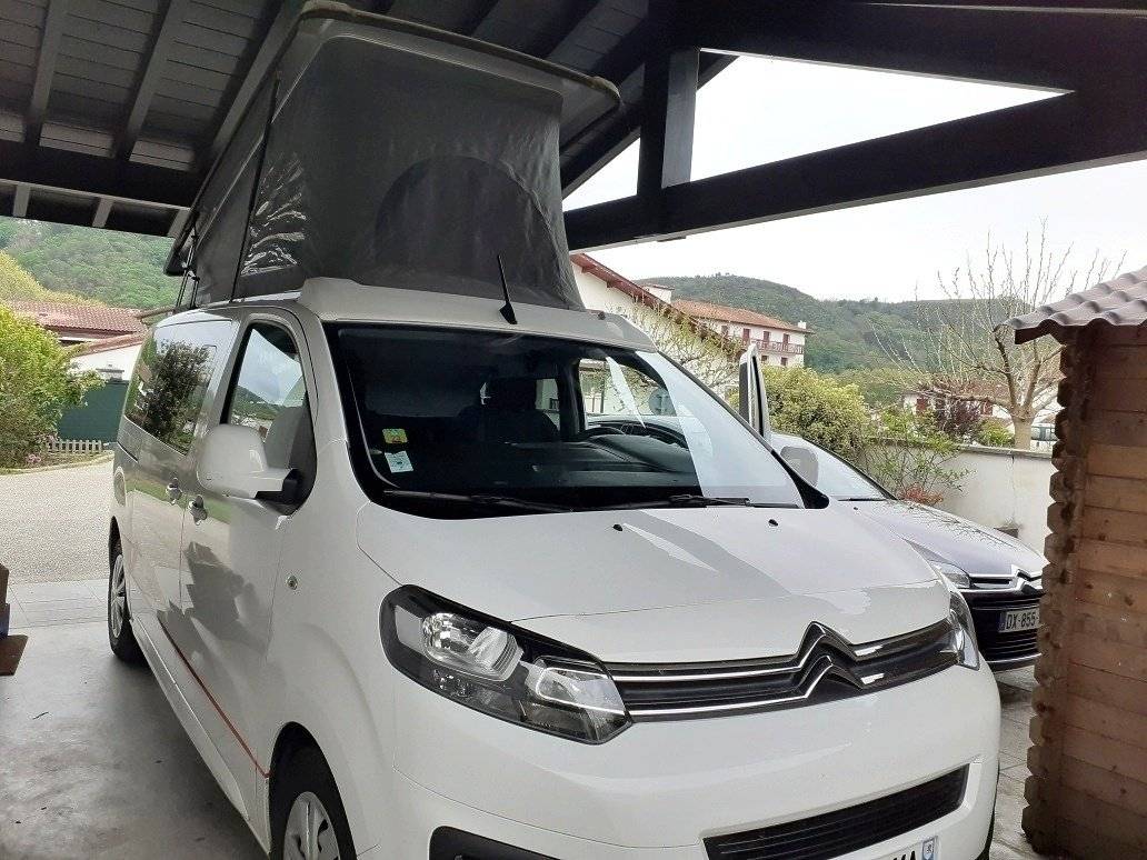 Vue avant de 3/4 Citroën aventourer - Yescapa