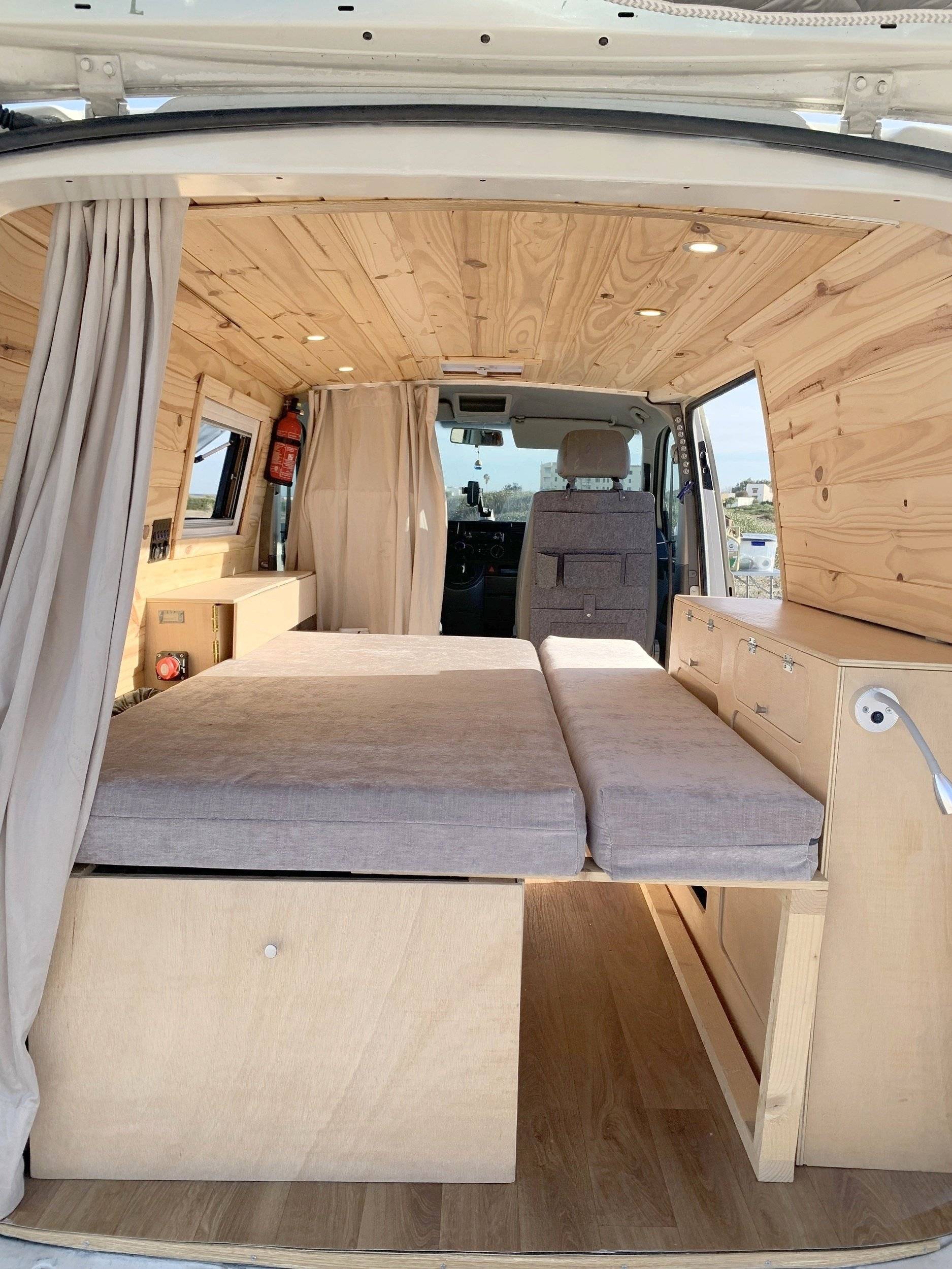 Berth Volkswagen Volkswagen Transporter - Yescapa