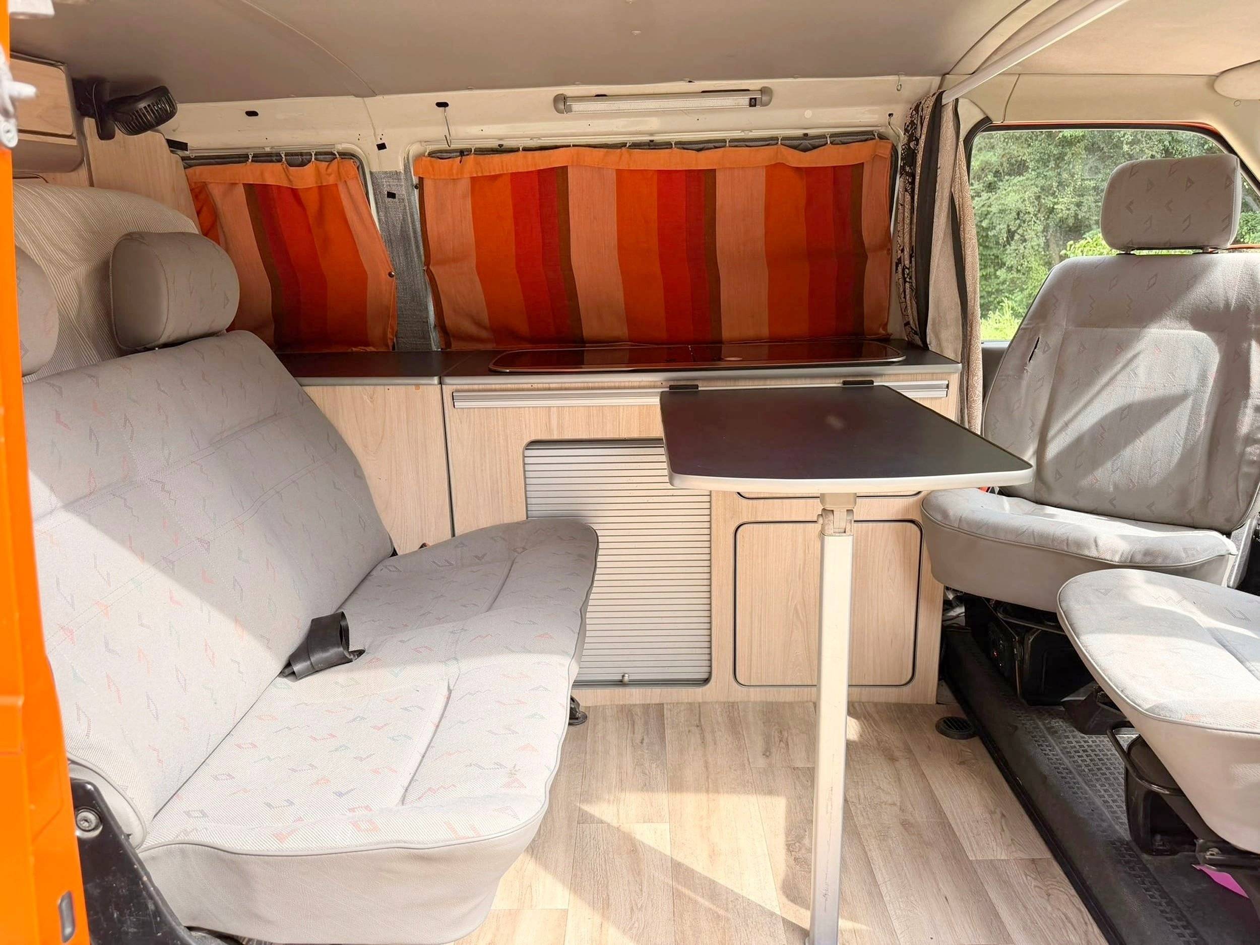 Menjador Volkswagen 2.5 tdi 102cv - Yescapa