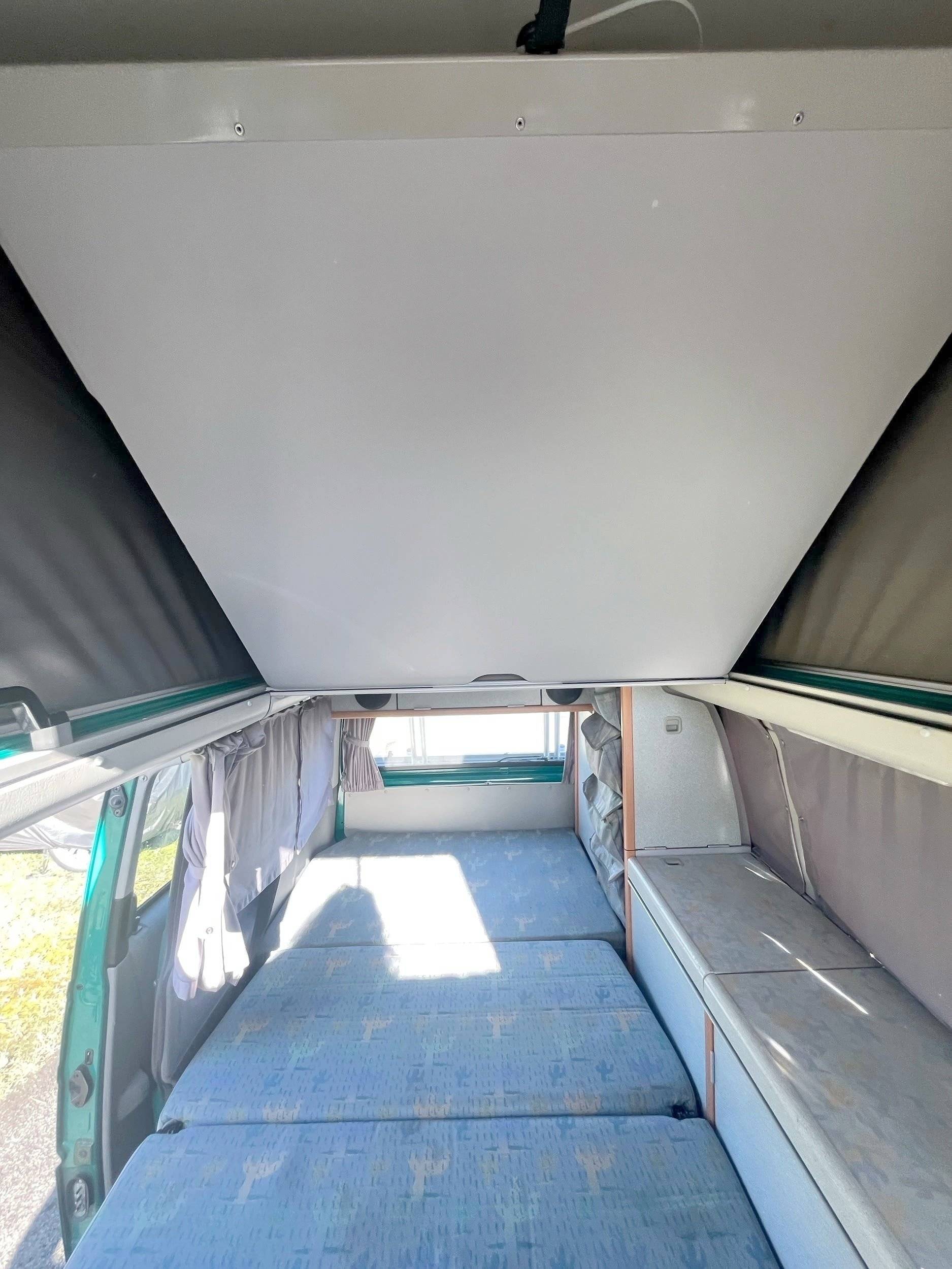 Plazas en cama Volkswagen VOLKSWAGEN CALIFORNIA - Yescapa