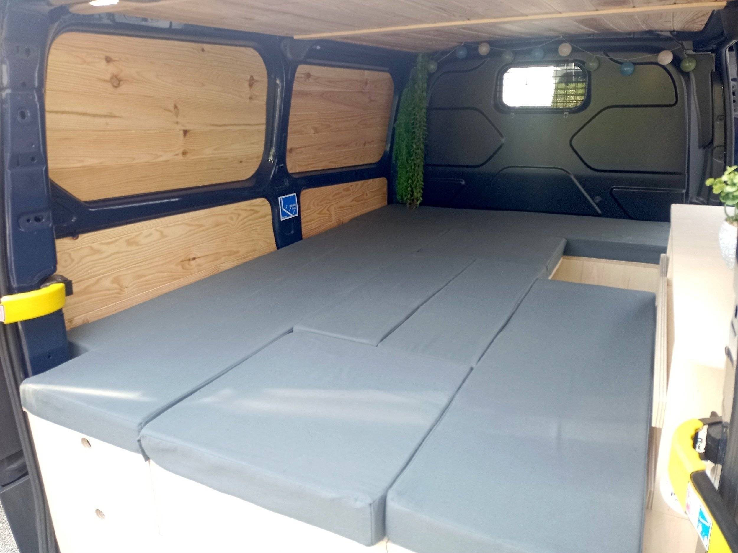 NOMAD AND CO TRANSIT CUSTOM