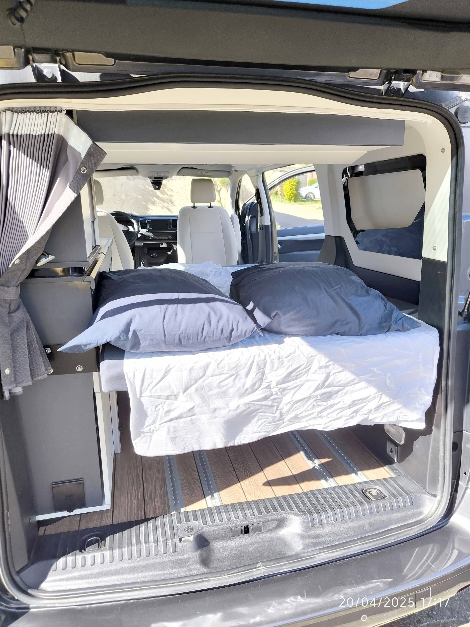 Schlafplätze Peugeot TRAVELLER - Yescapa