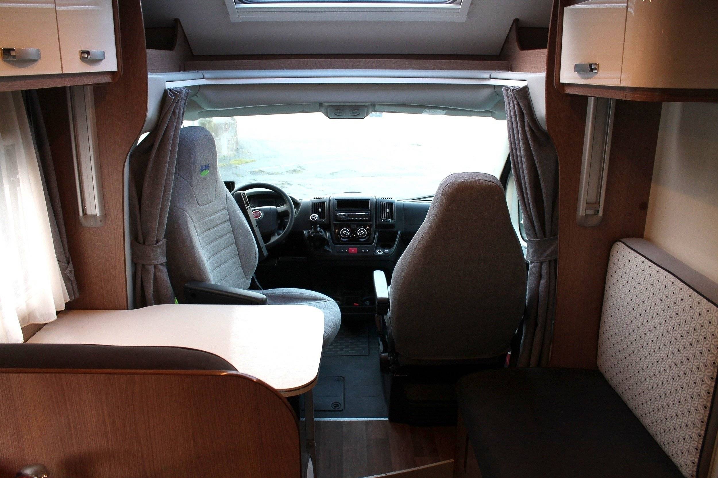 Driver's compartment  - Yescapa