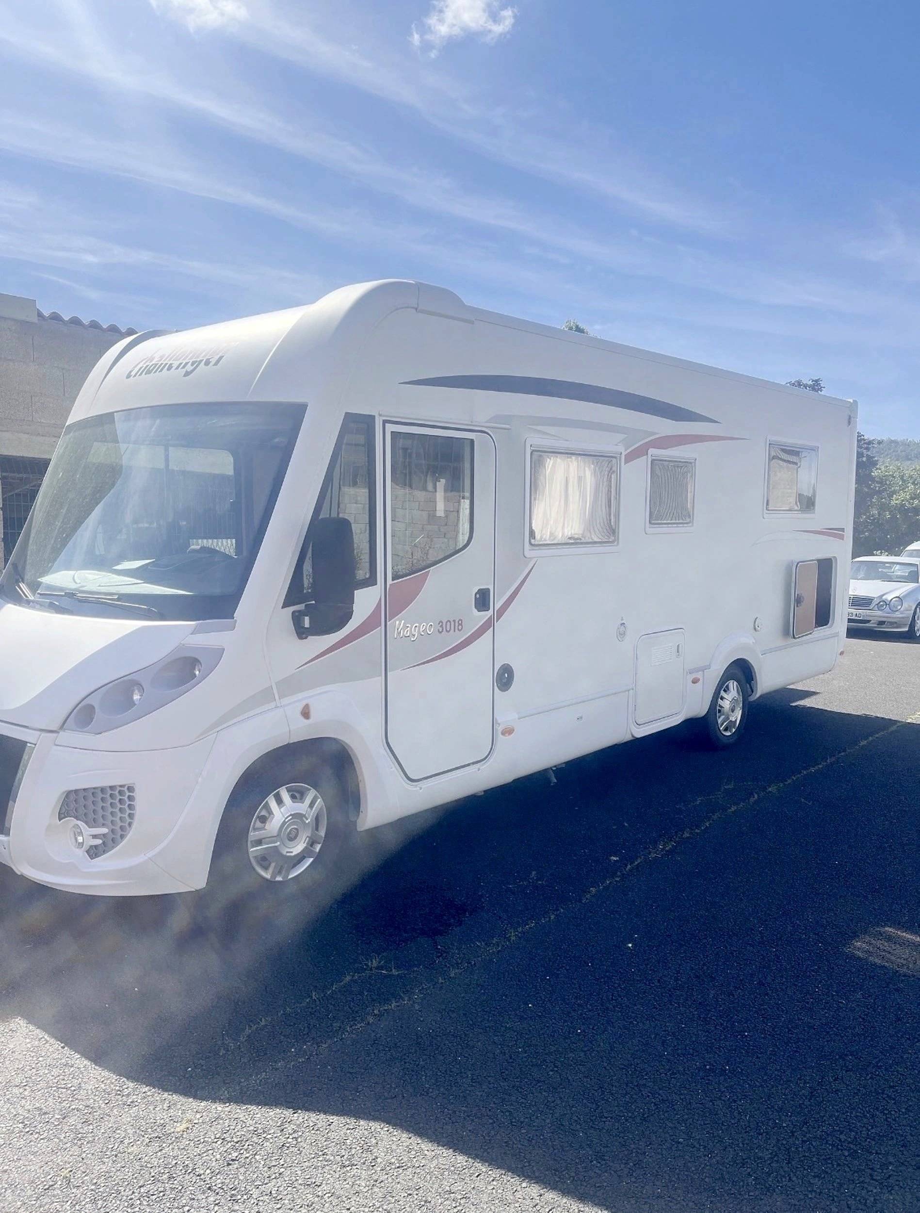 Front view from 3/4 Fiat Ducato 2,3 l 130 ch. - Yescapa