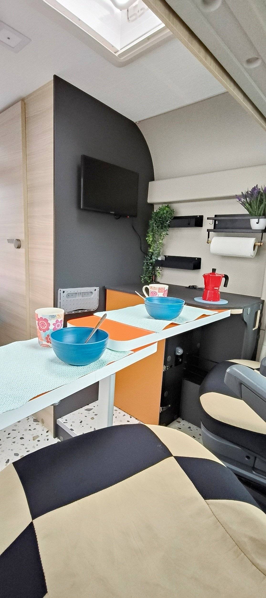 Challenger  Challenger Sunset Edition