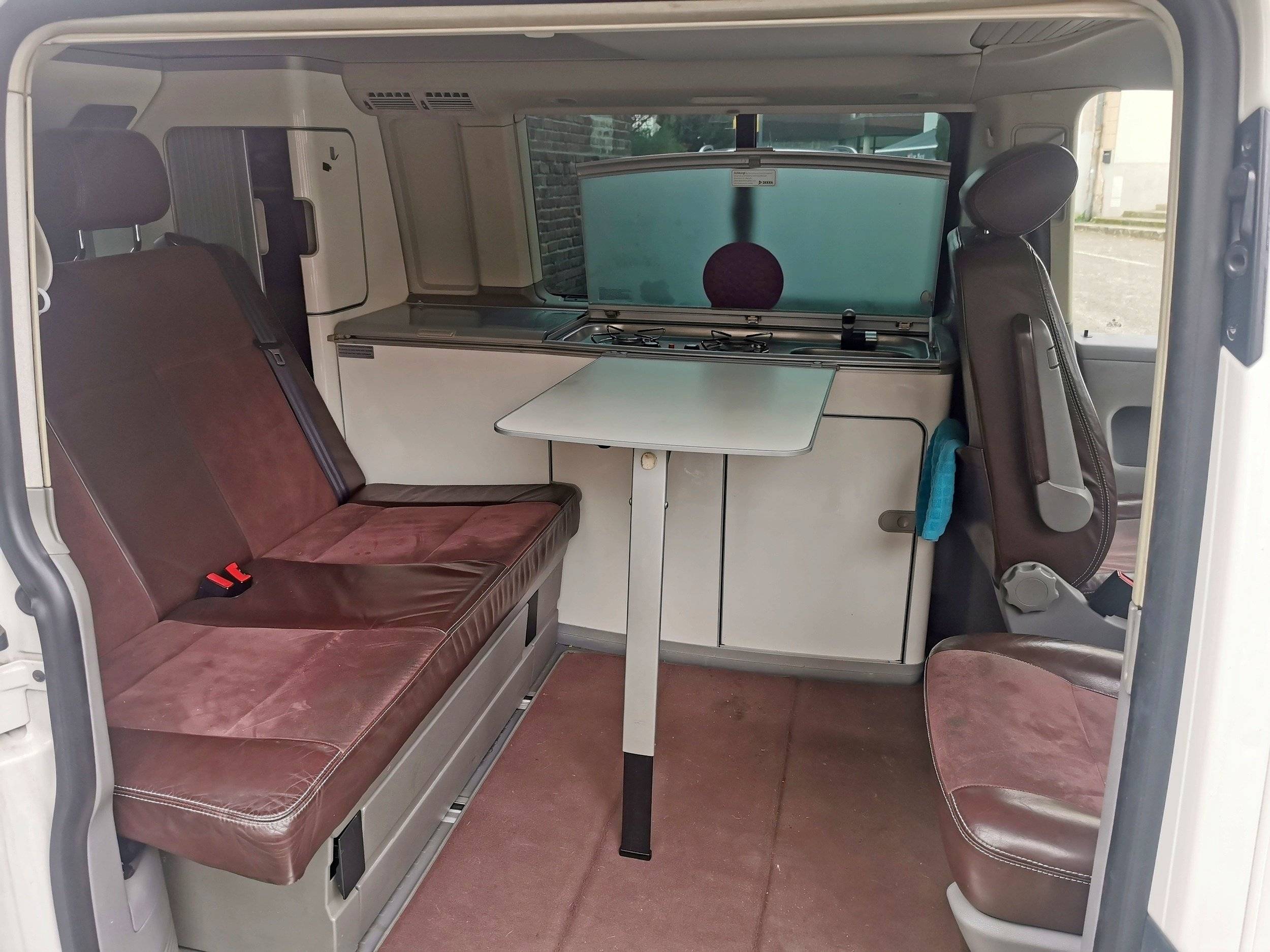 Eethoek Volkswagen T5 2,5l 174 ch - Yescapa