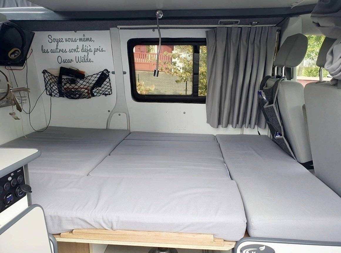 Berth Volkswagen Volkswagen Transporter - Yescapa