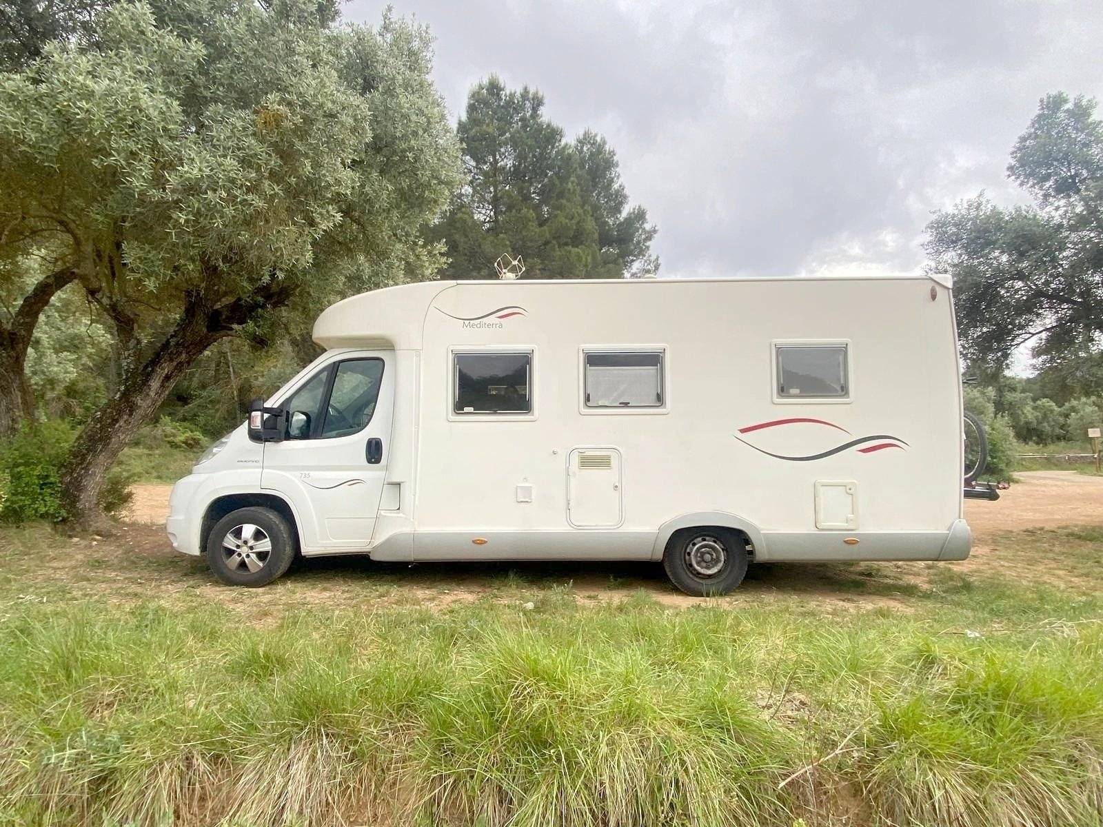 Front view from 3/4 Fiat - Yescapa