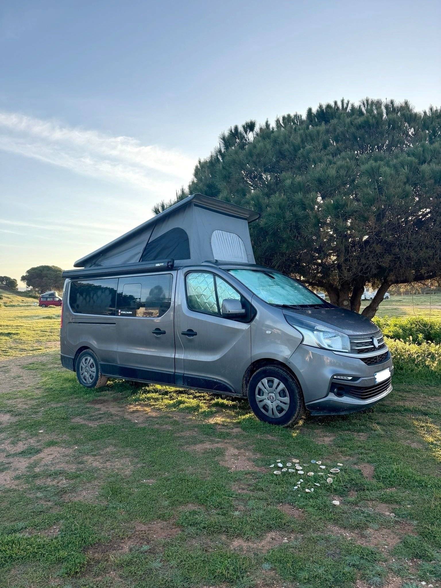 Vista de 3/4 Fiat Fiat talento - Yescapa