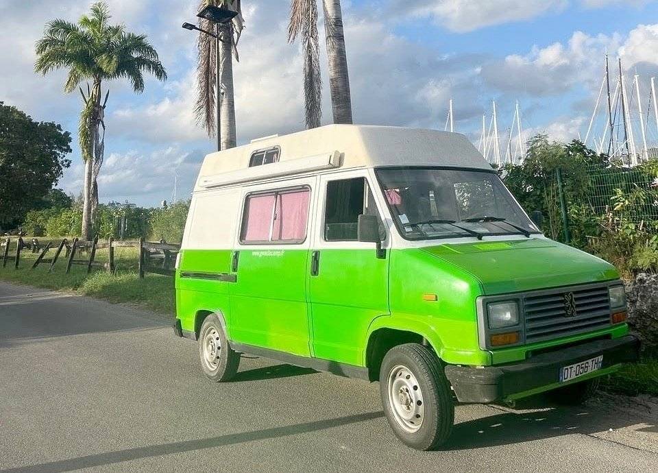 Voorkant 3/4 Peugeot Peugeot J5 - Yescapa