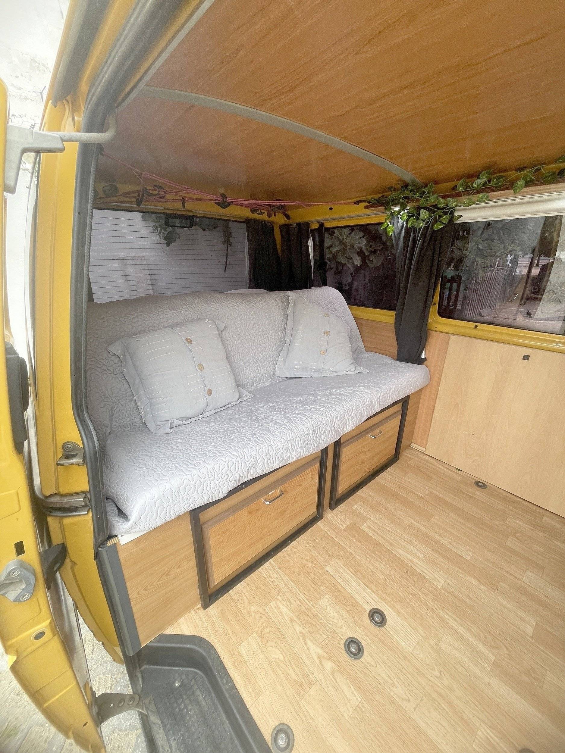 Volkswagen Transporter T4 2.4D