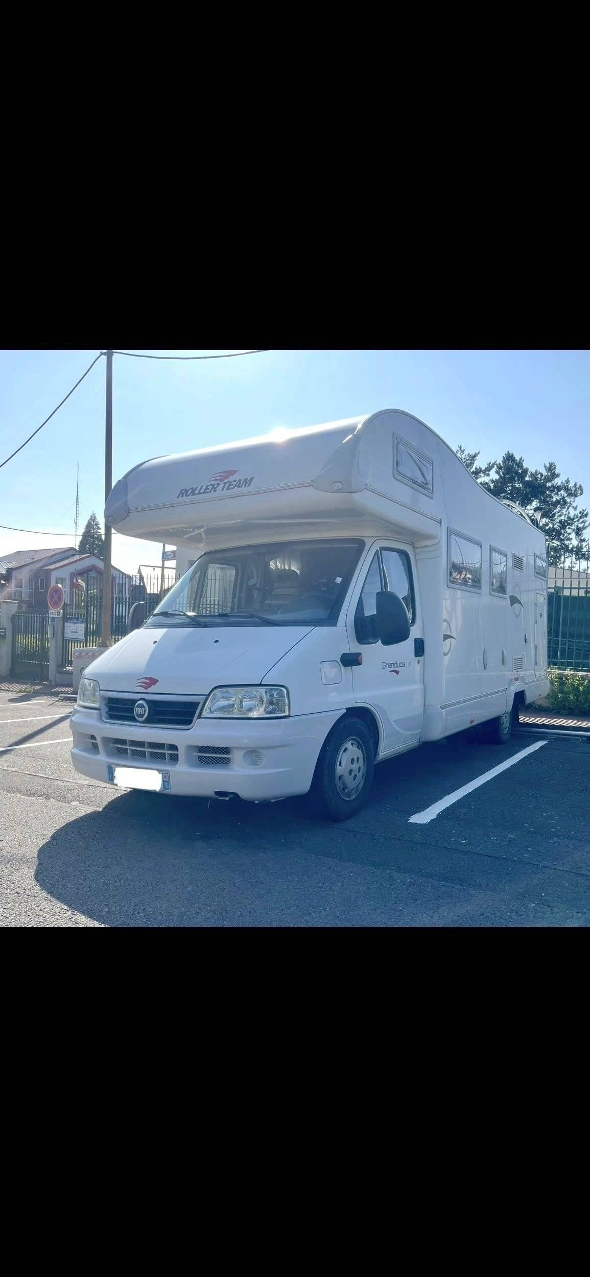 Front view from 3/4 Fiat Ducato 2.8 JTD - Yescapa