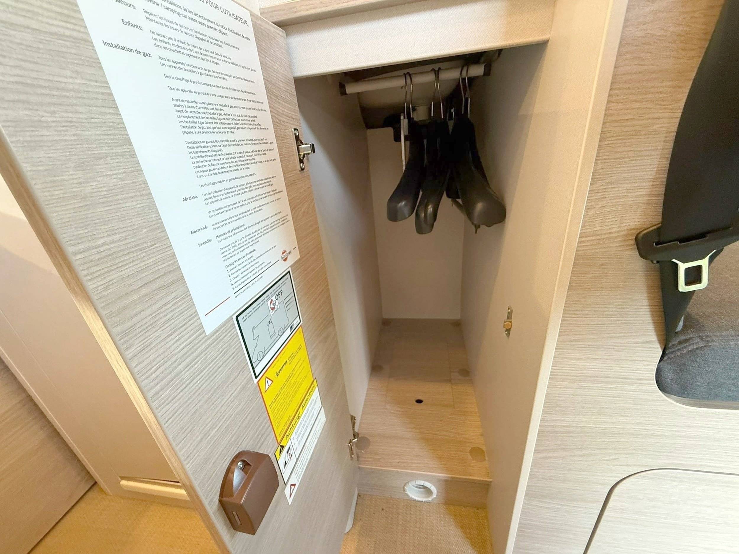 Bürstner CAMPEO C600 BLACK FOREST