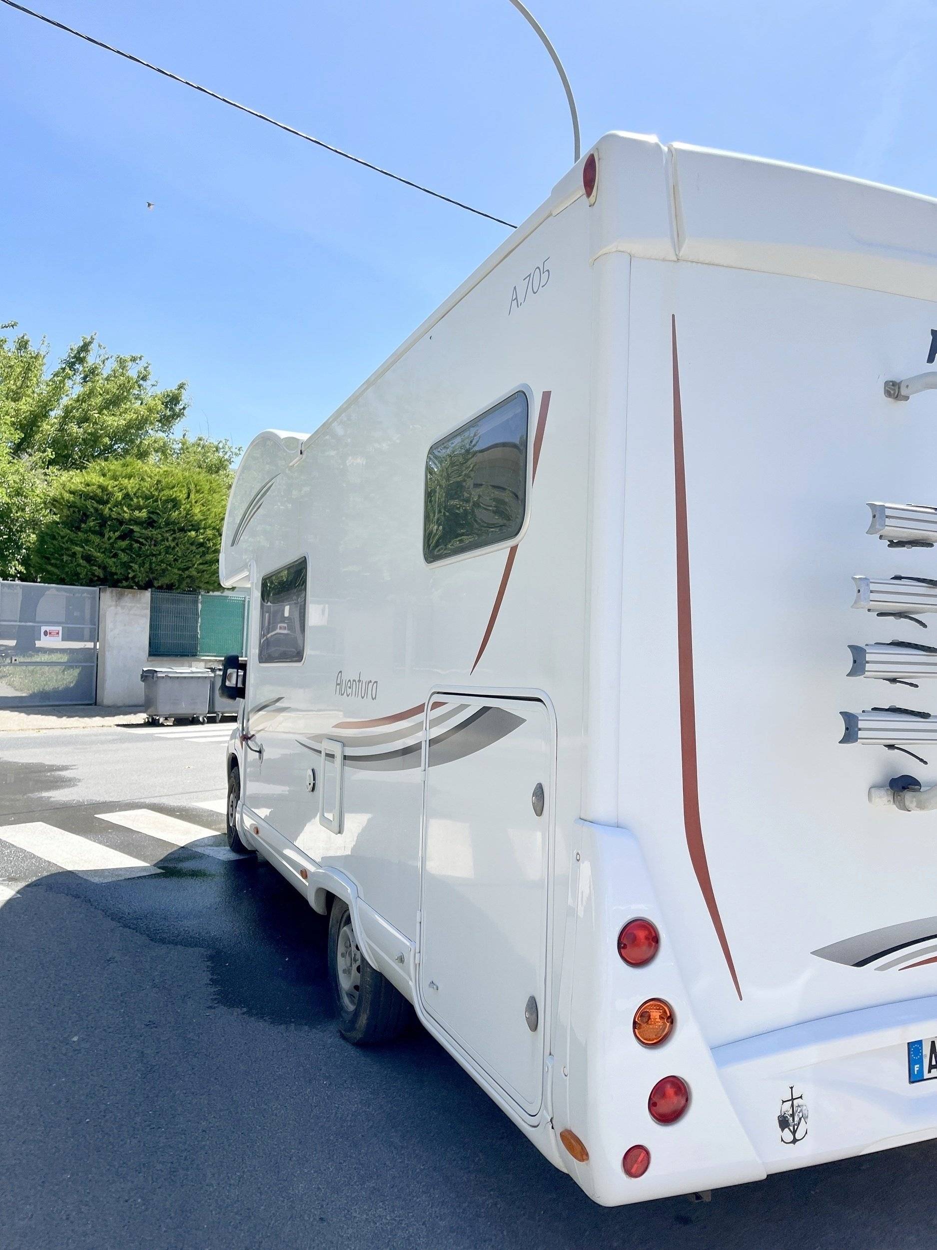 Pilote Aventura A705