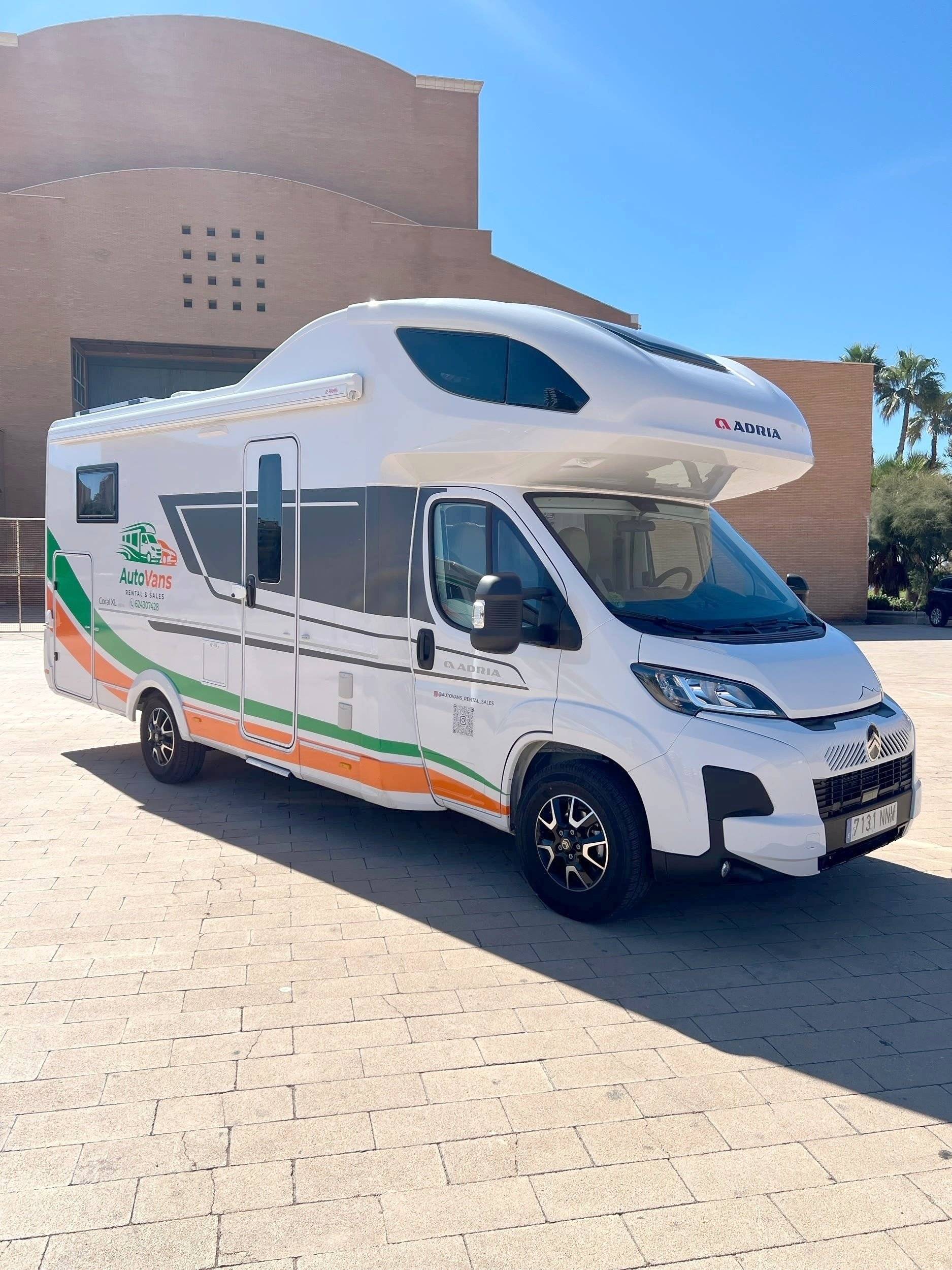 Voorkant 3/4 Citroën Euro 6.2D 140 CV - Yescapa