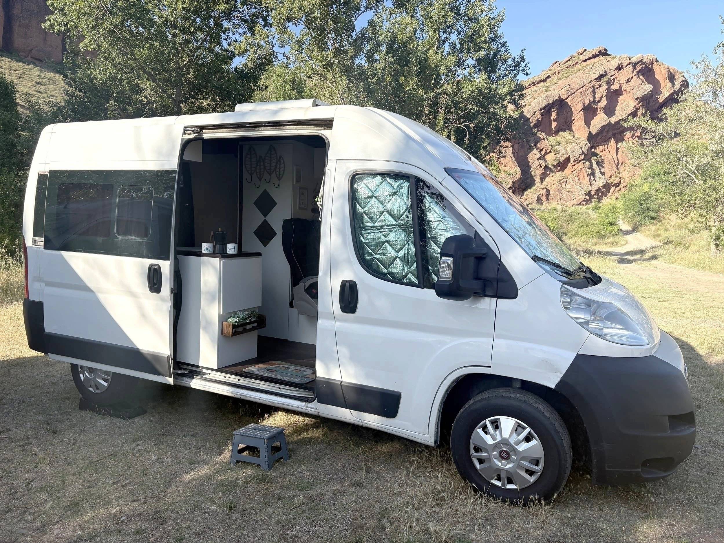 Front view from 3/4 Fiat Ducato 2,3 l 130 ch - Yescapa