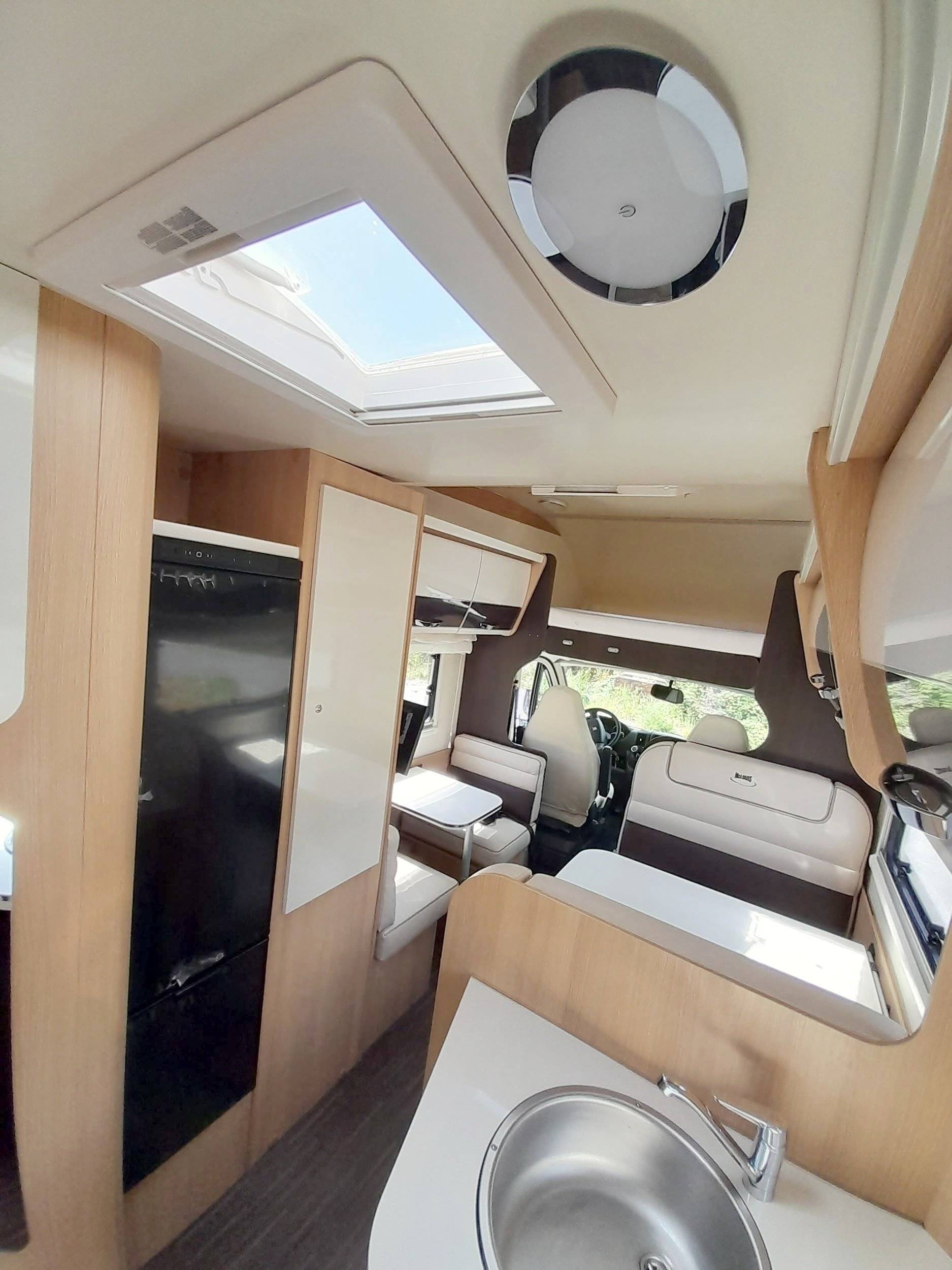 Eethoek Peugeot Boxer 2.2 Blue HDI 140ch - Yescapa