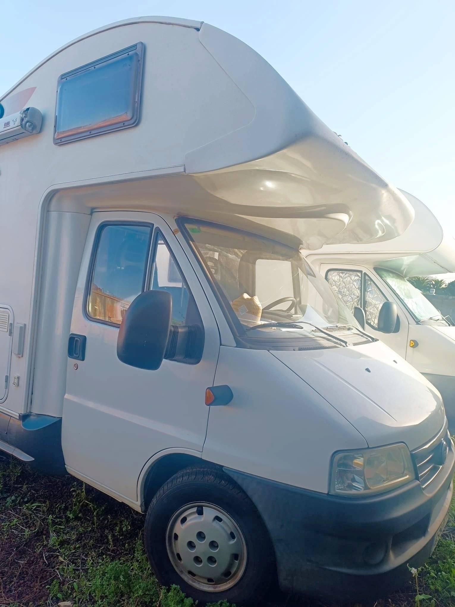 Vue avant de 3/4 Iveco - Yescapa
