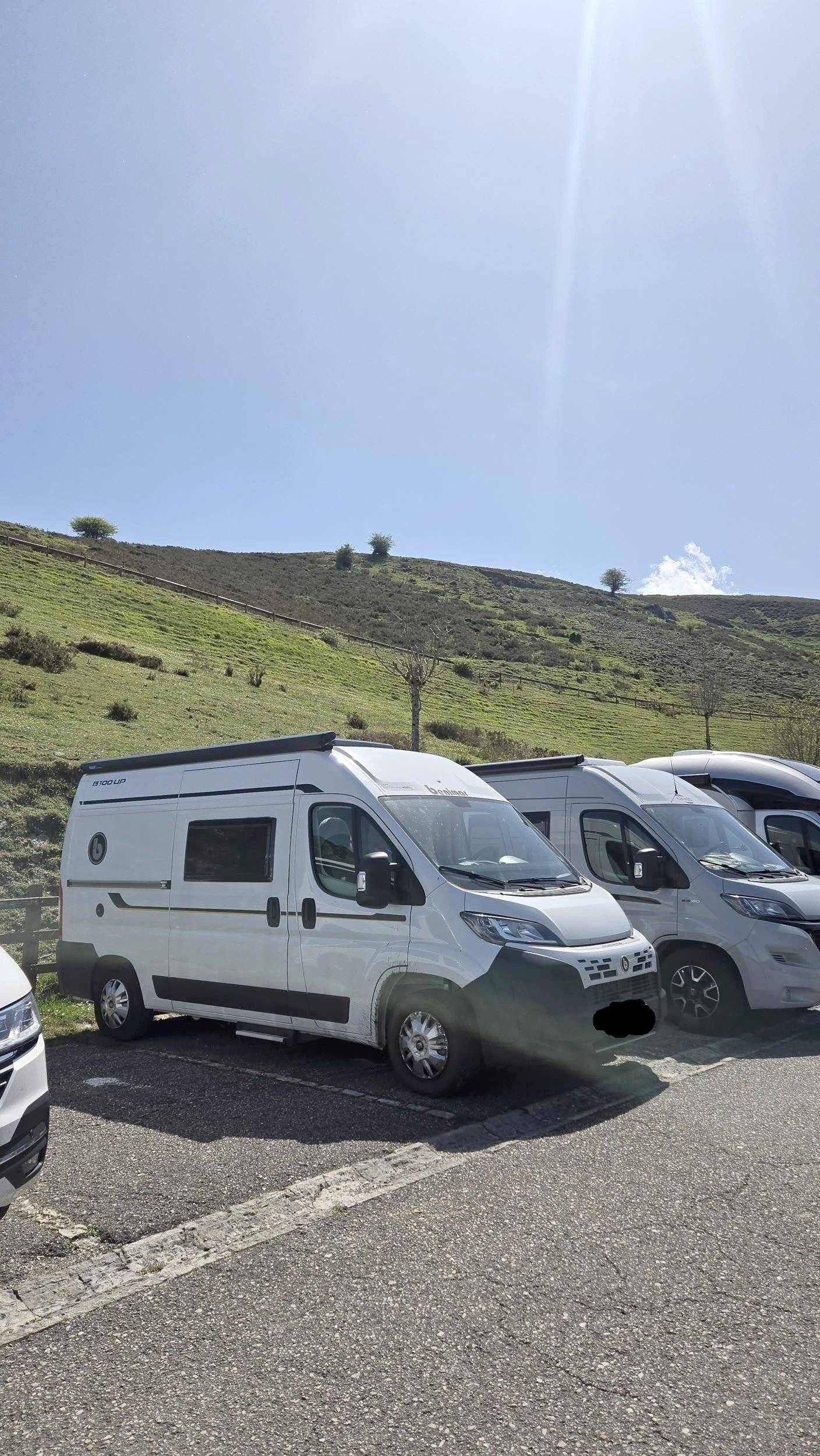 Vista del vehicle angle davanter Fiat BENIMAR - Yescapa