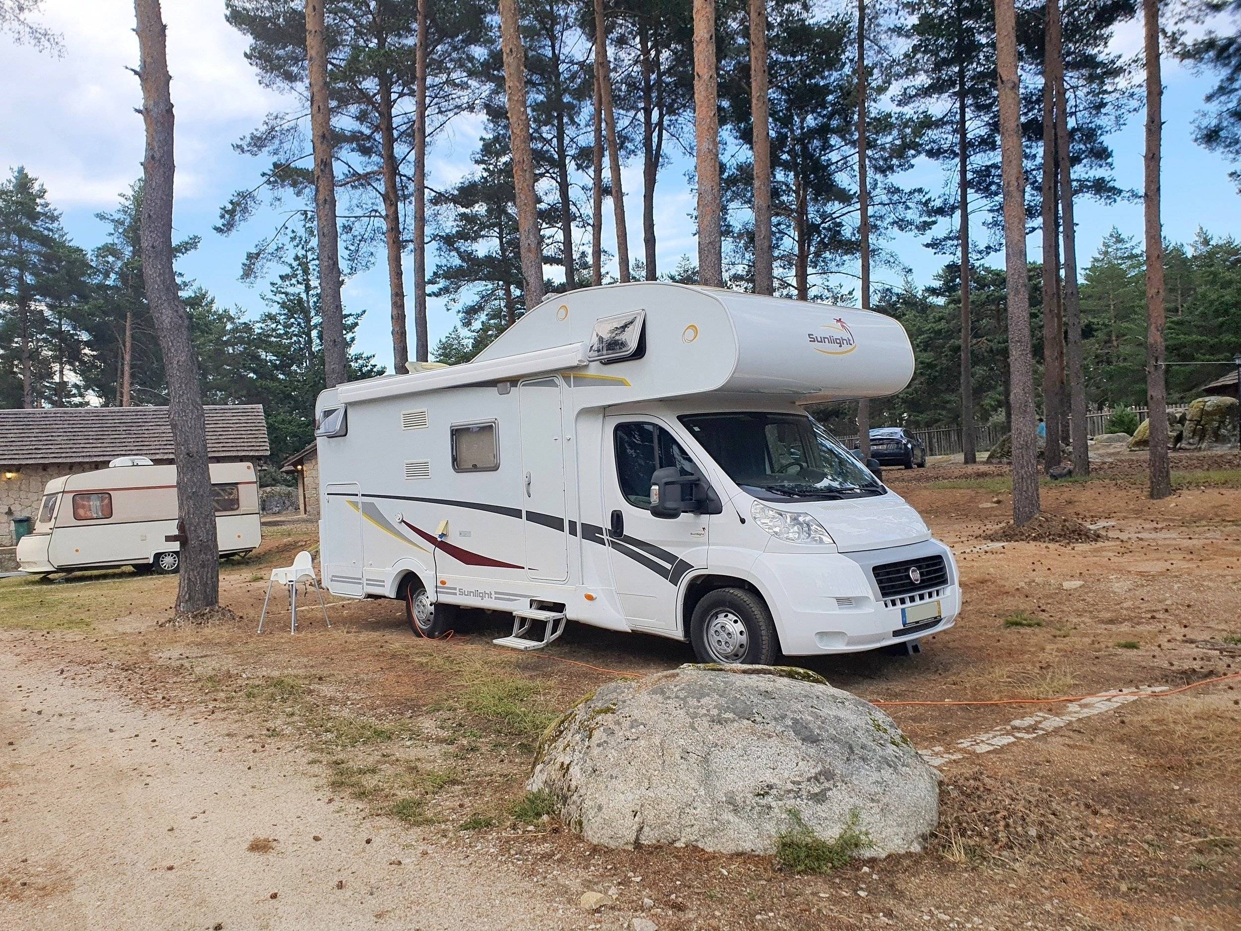 Front view from 3/4 Fiat - Yescapa