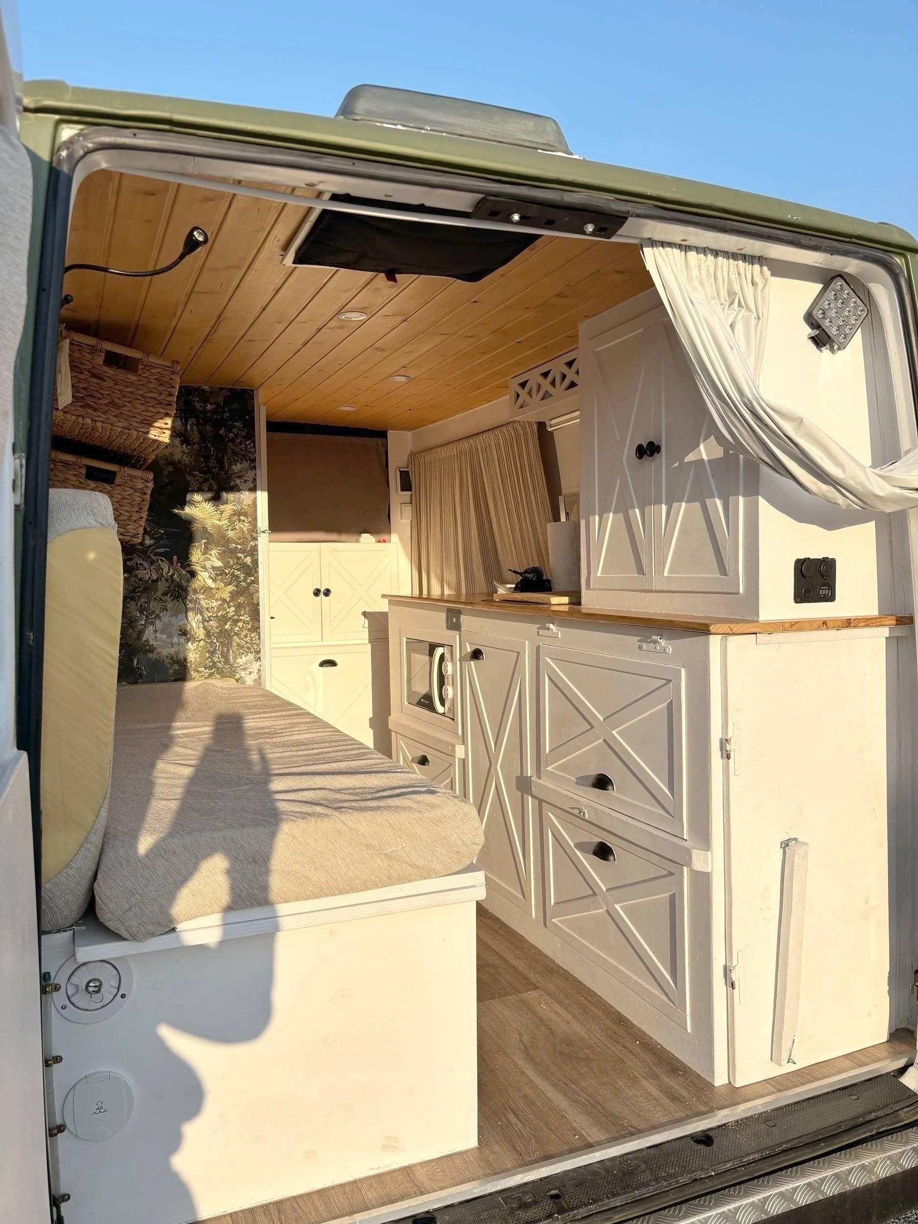 Coin repas Mercedes Sprinter - Yescapa