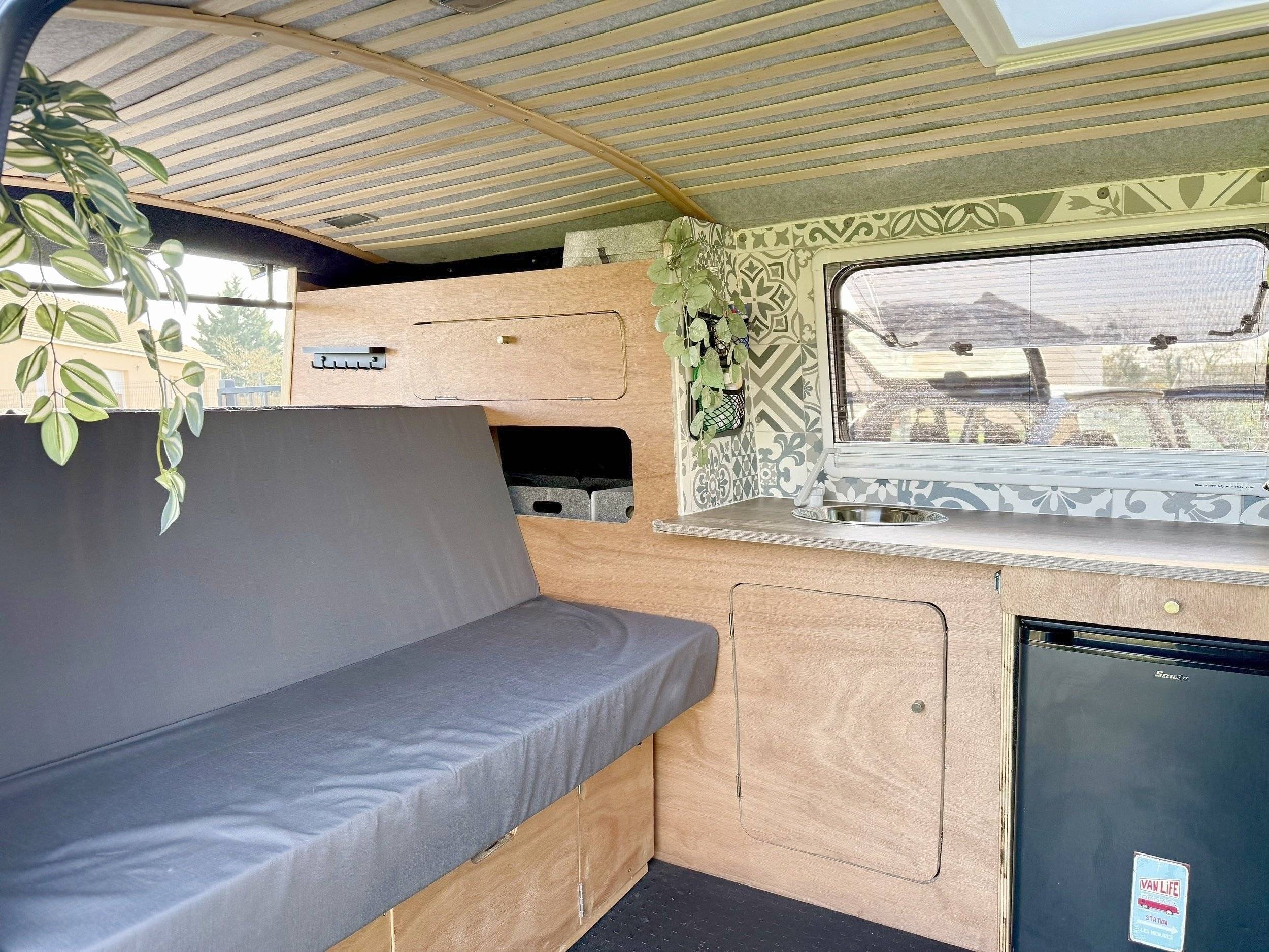 Dining Area Volkswagen T6 2 l 150 ch - Yescapa