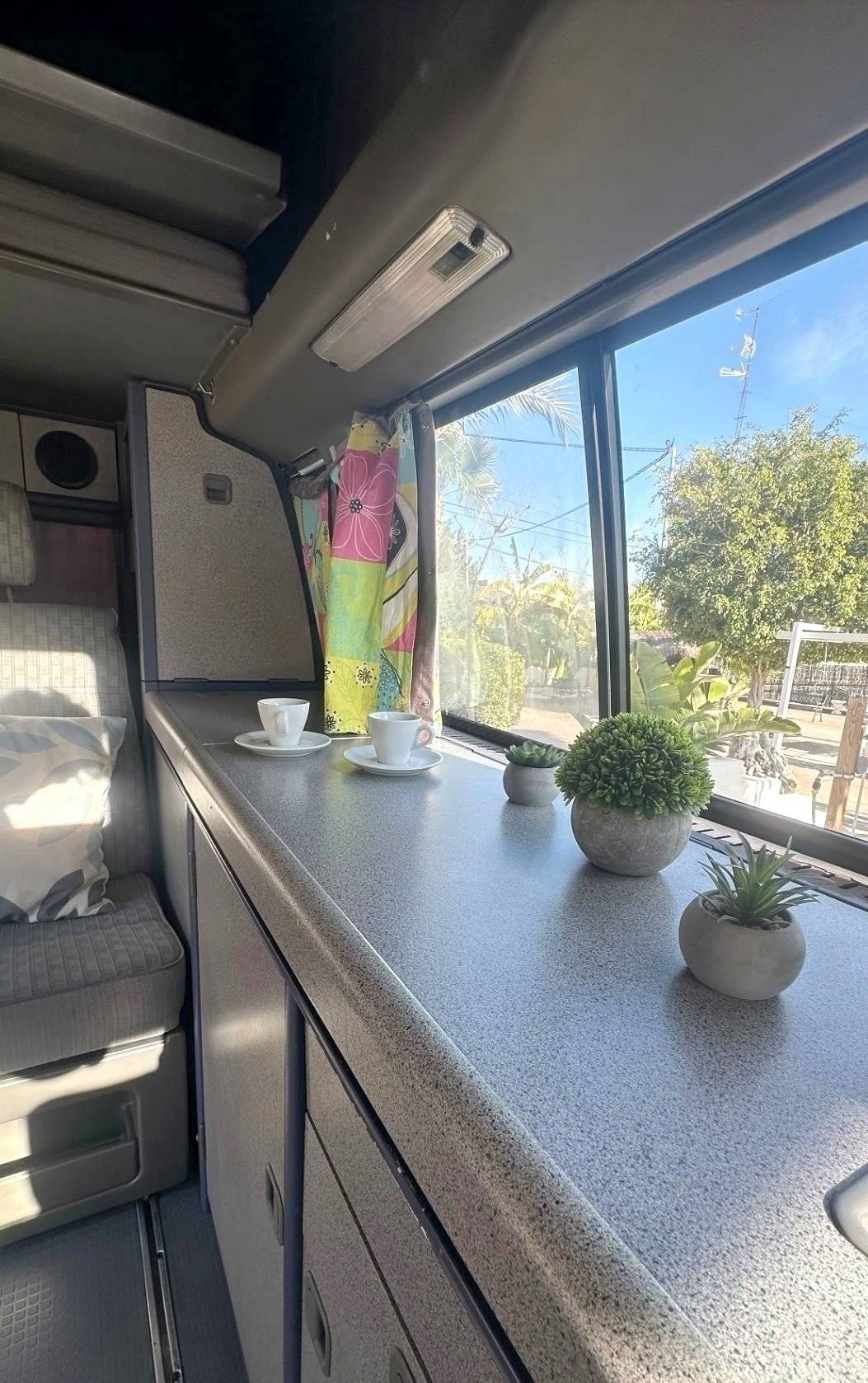 Dining Area  - Yescapa