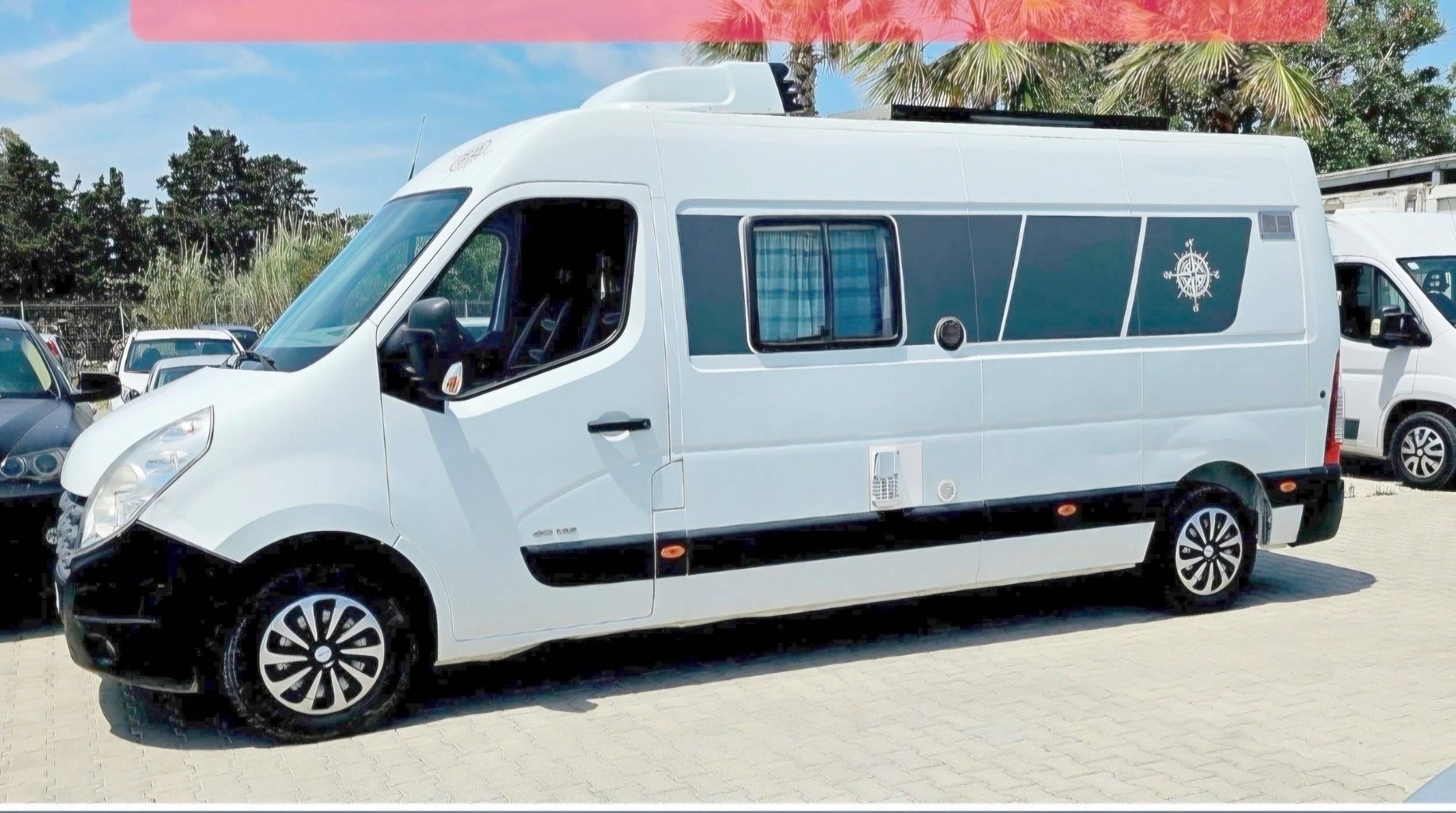 Dinette Renault Master 2,3 l 125 ch - Yescapa