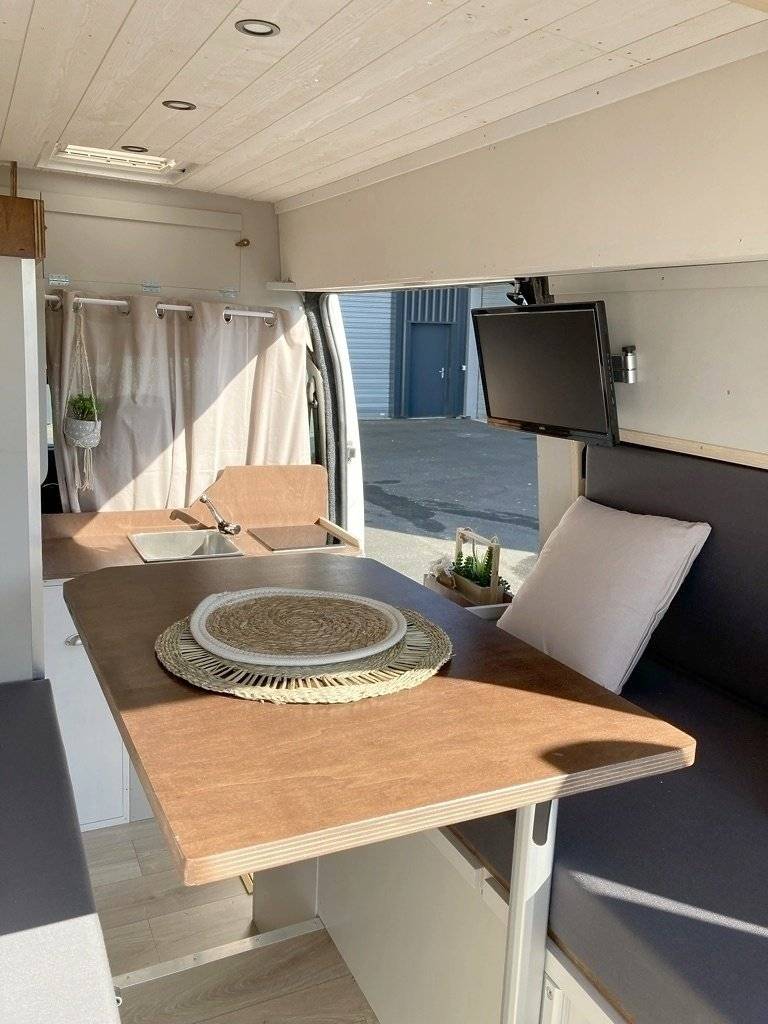 Mobilier Nomad Master 2,3 l 125 ch