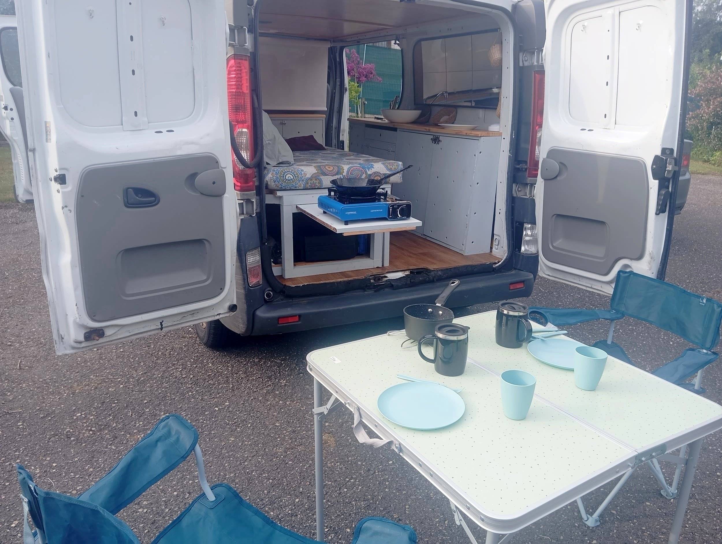 Coin repas Opel vivaro - Yescapa