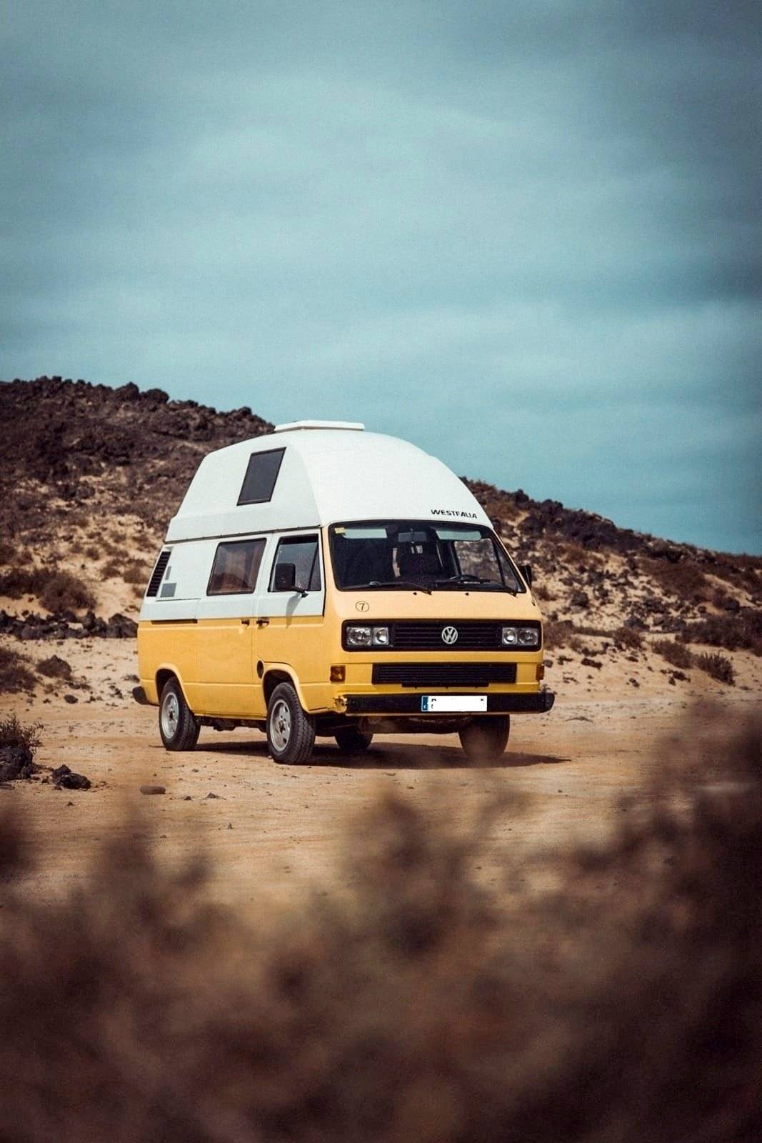 Vue avant de 3/4 Volkswagen T3 - Yescapa
