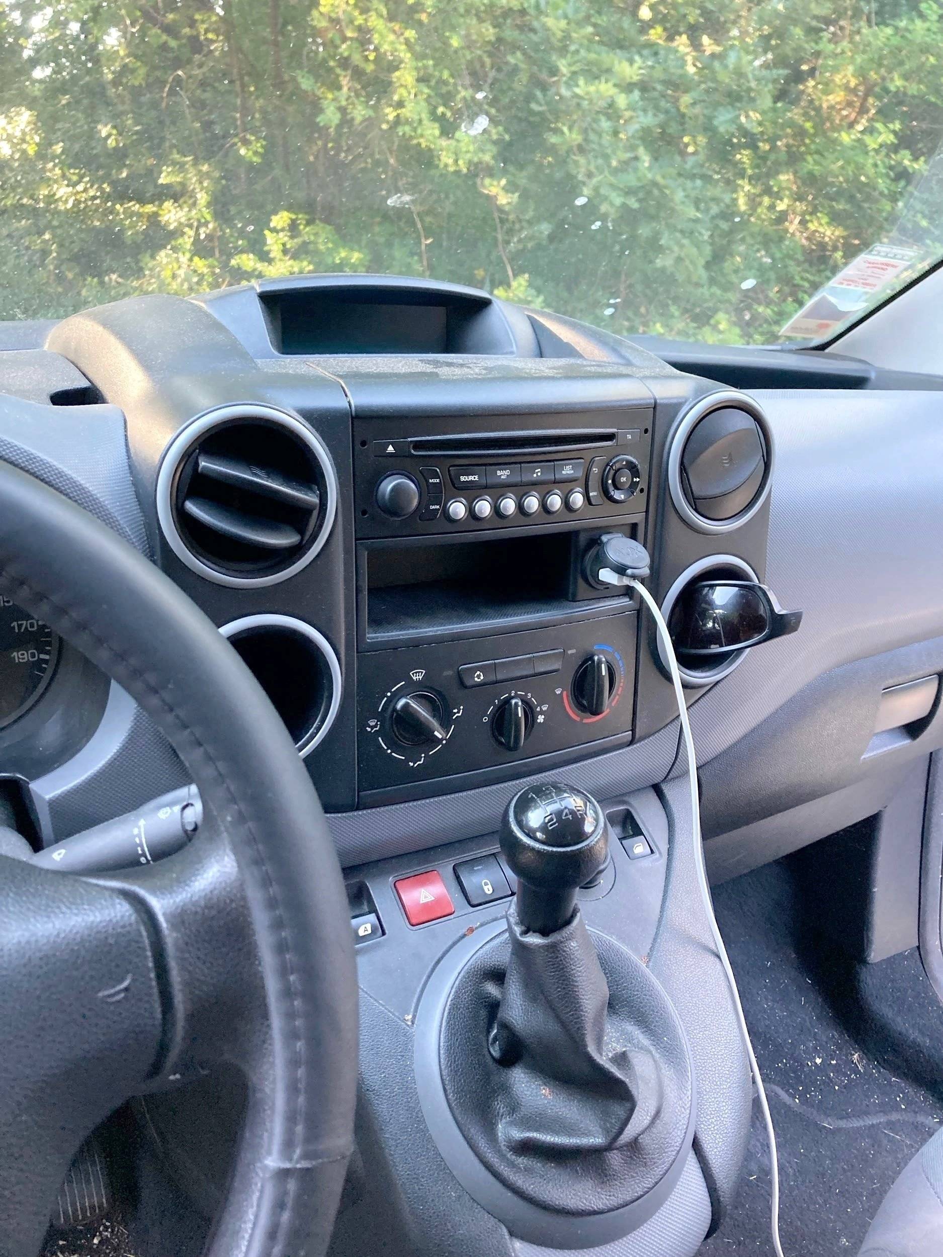 Comedor Citroën Berlingo - Yescapa