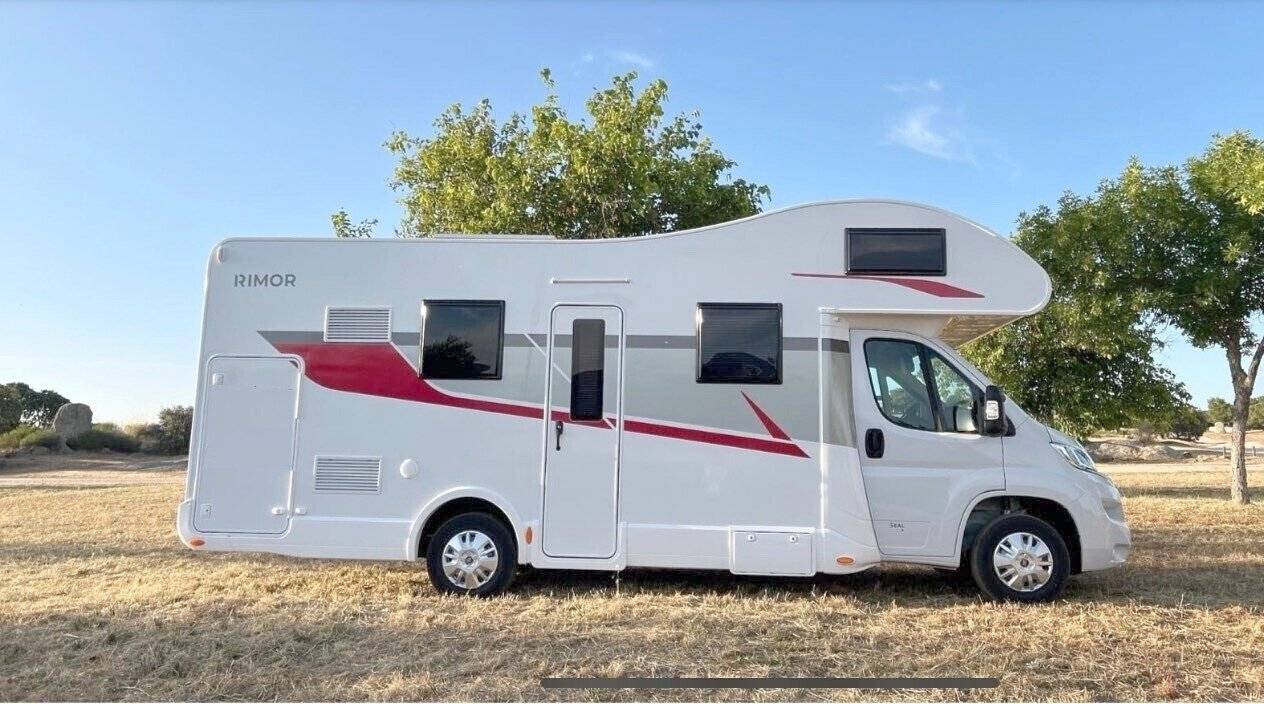 Voorkant 3/4 Fiat Ducato Flash - Yescapa