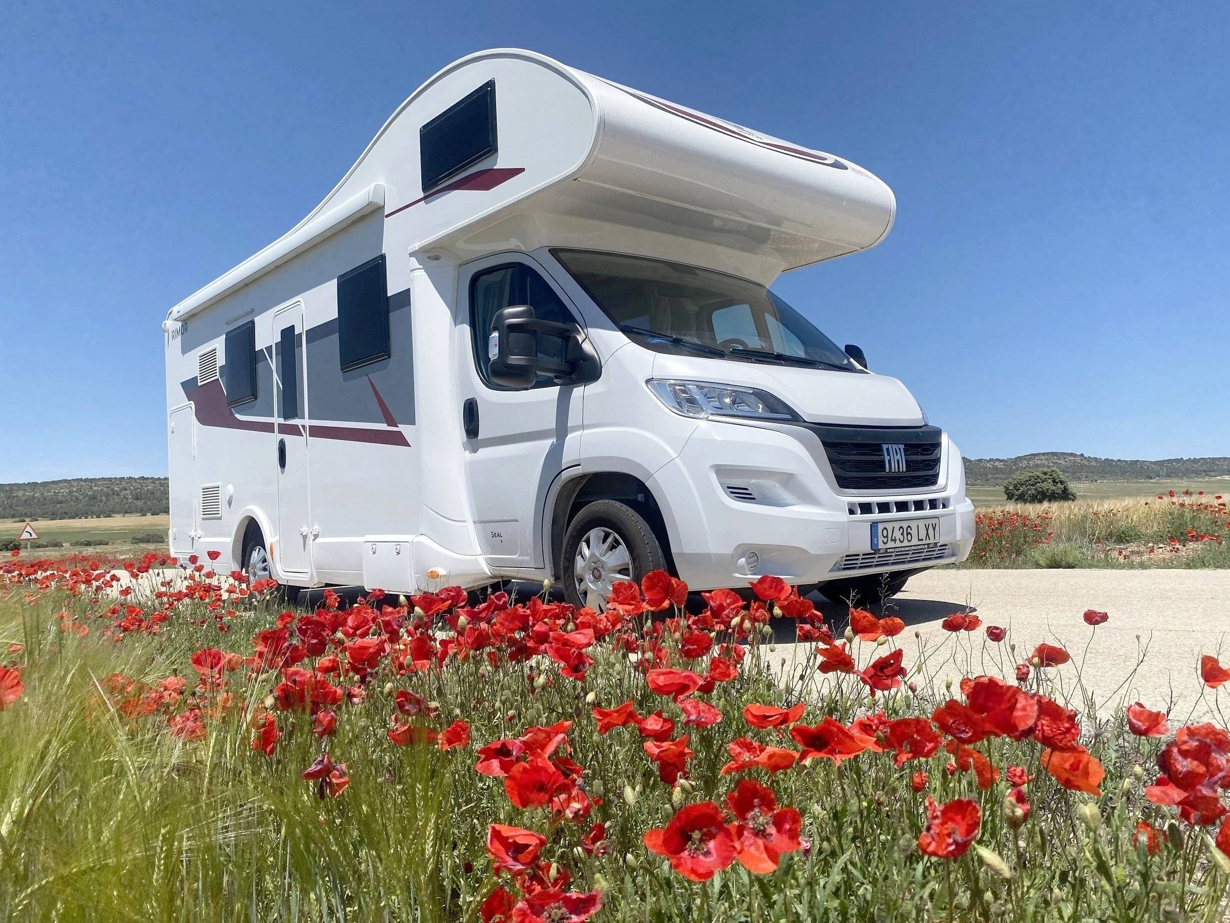 schräge Vorderansicht Fiat Ducato Flash - Yescapa