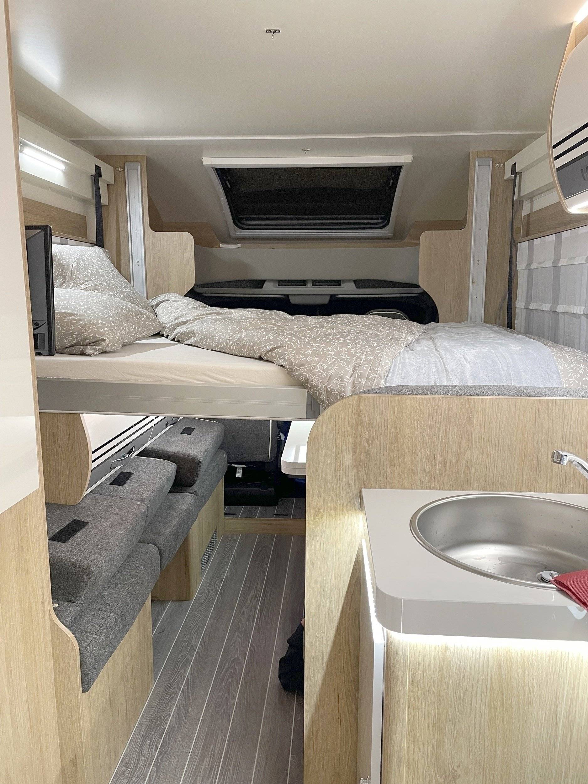 C.I. Ford Transit 170