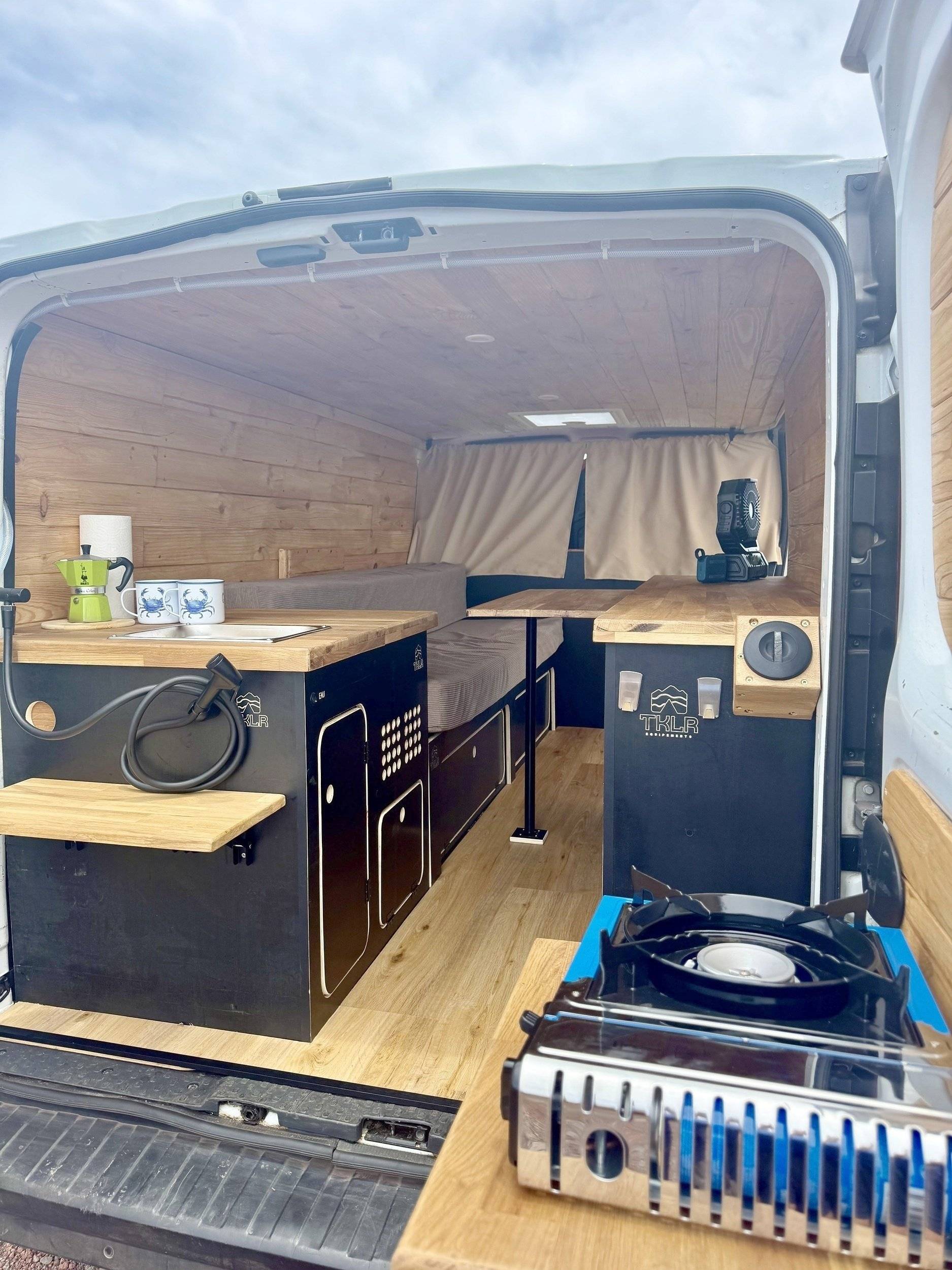 Kochnische Renault Trafic3 L2H1 1,6 l 140 ch - Yescapa