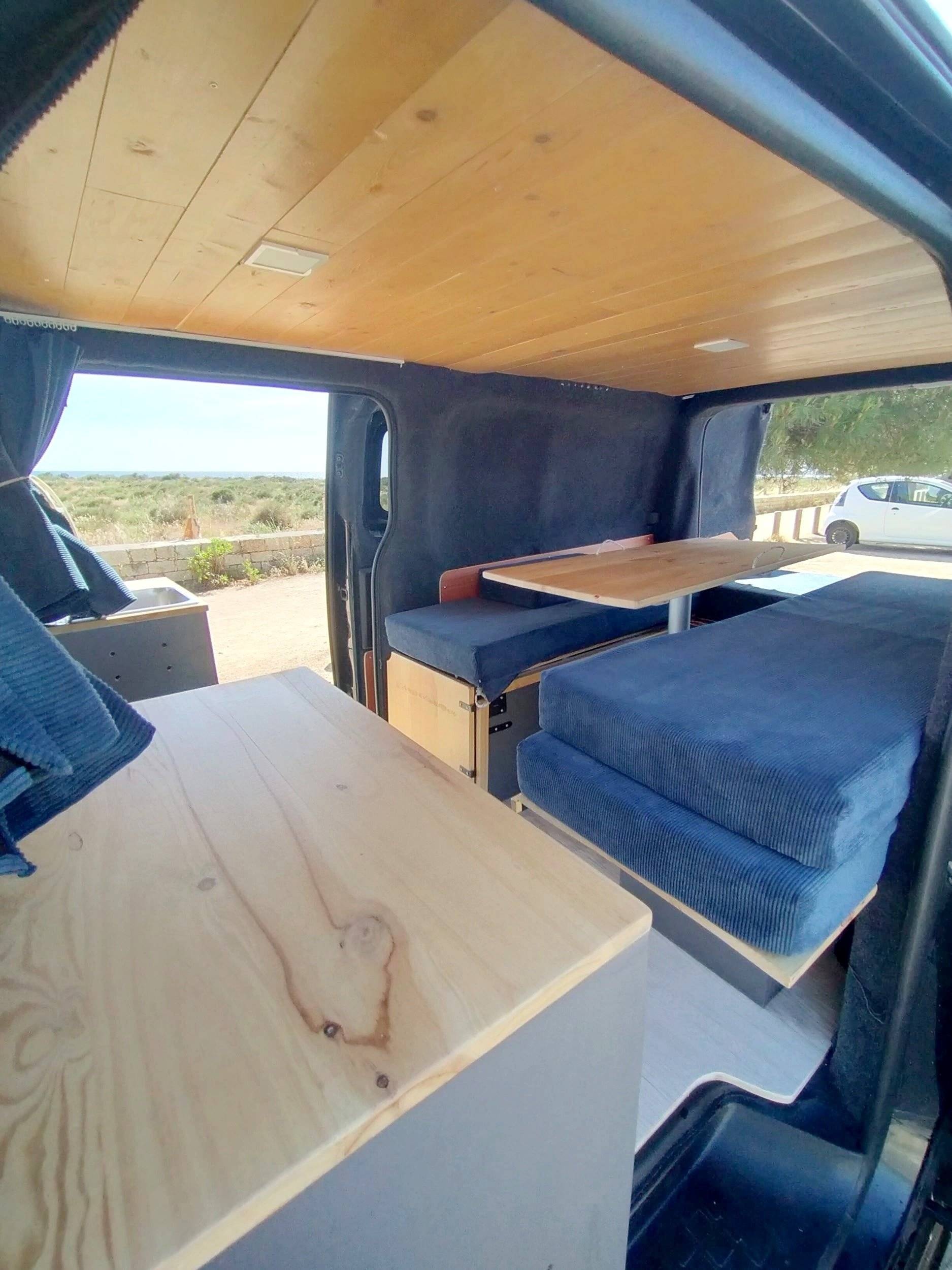Coin repas Peugeot EXPERT LONG 180 CV BA - Yescapa