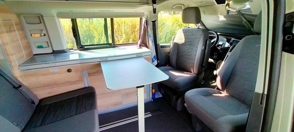 Dinette Volkswagen Van California T6.1 - Yescapa