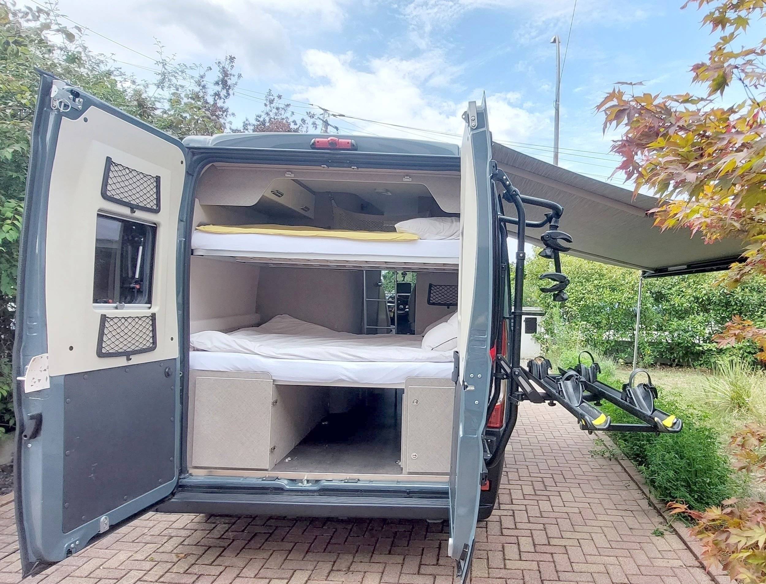 Plazas en cama Fiat Ducato 140 Multijet - Yescapa
