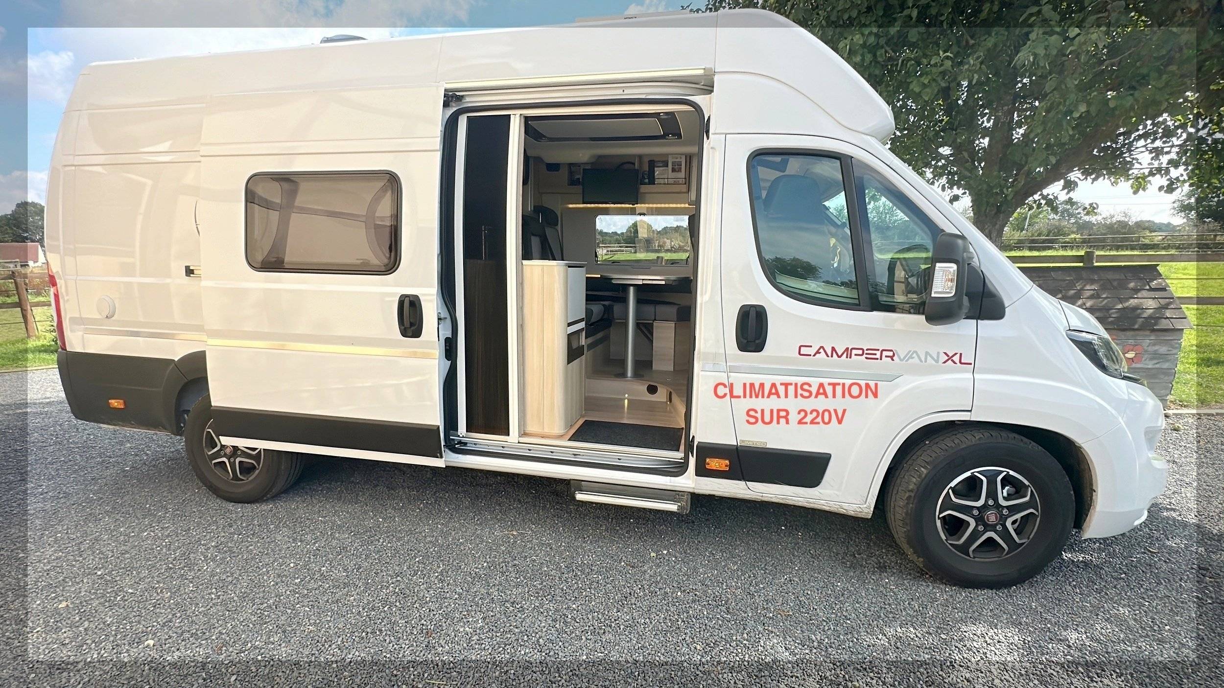 Front view from 3/4 Fiat - Yescapa