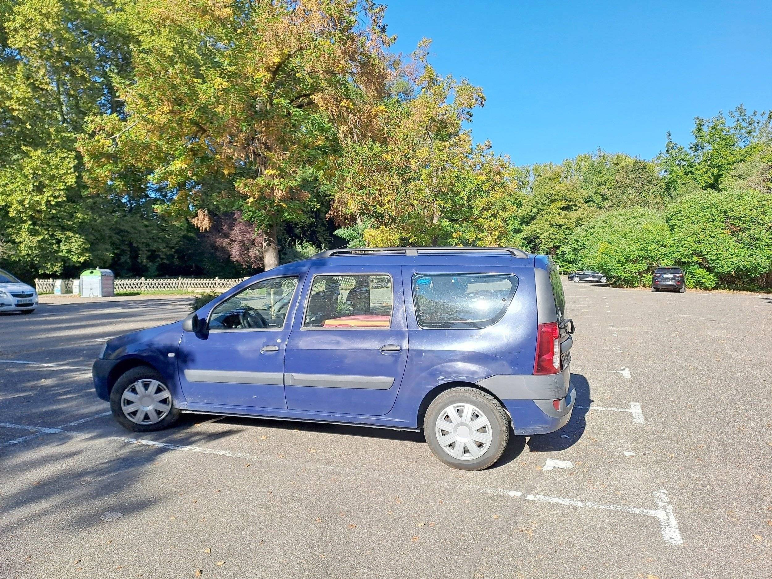 Vue avant de 3/4  - Yescapa