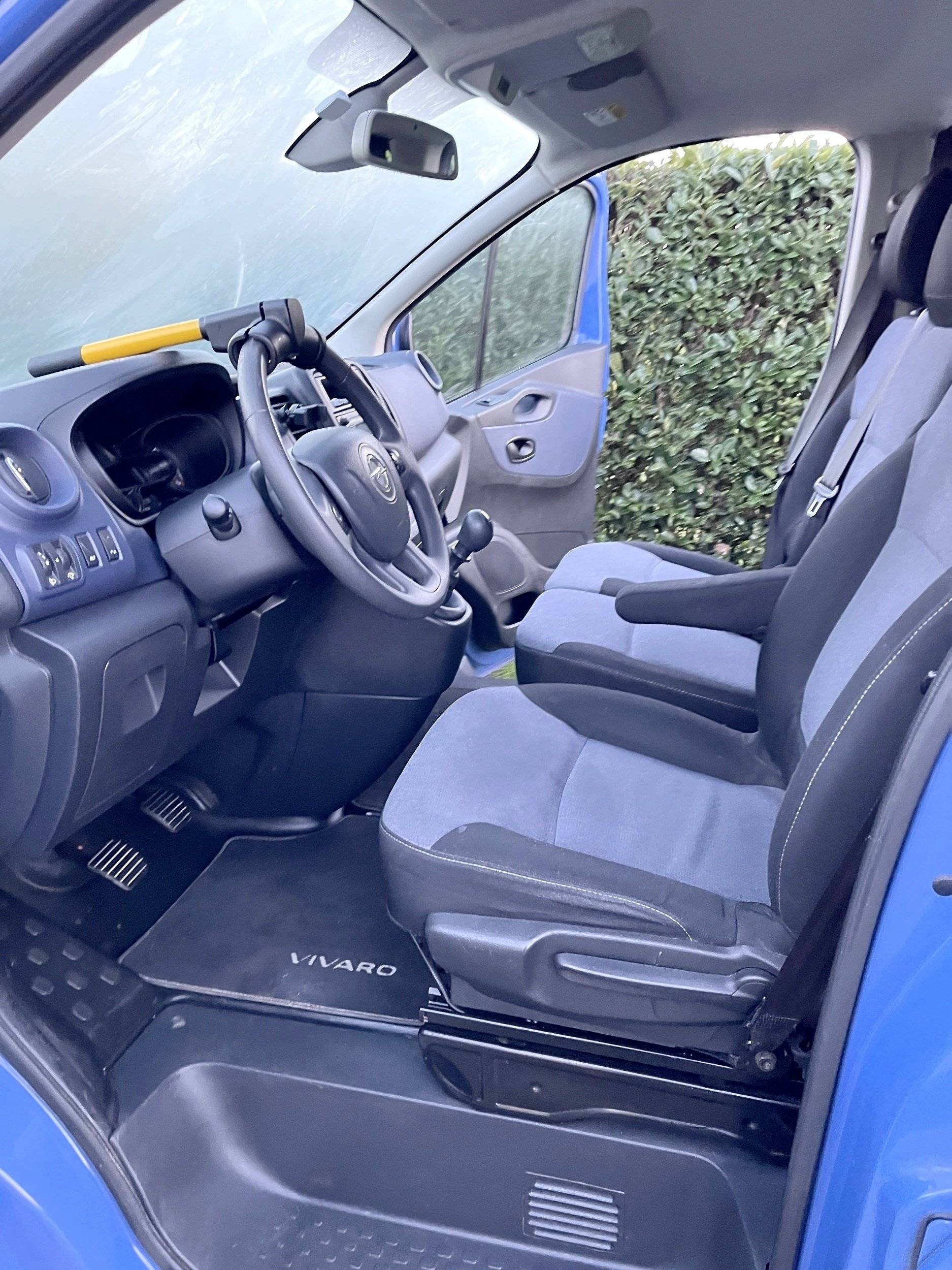 Cabina di guida Opel - Yescapa