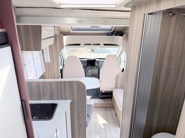 Roller Team Kronos 285TL - Bavarian Camper 2