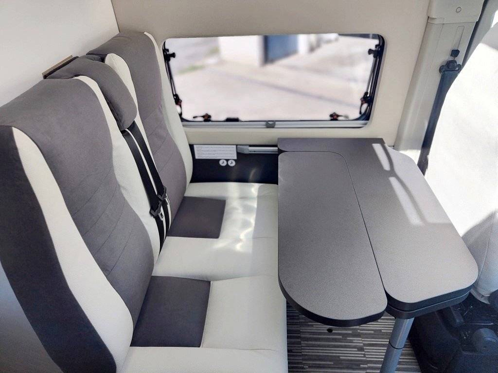 Dining Area Fiat Fiat ducato - Yescapa