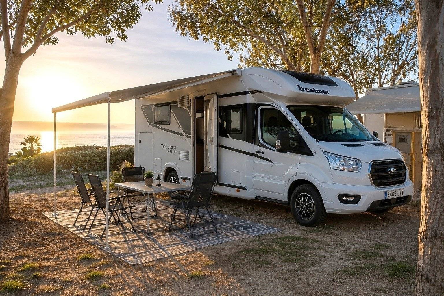 Vue avant de 3/4 Ford FORD TRANSIT - Yescapa