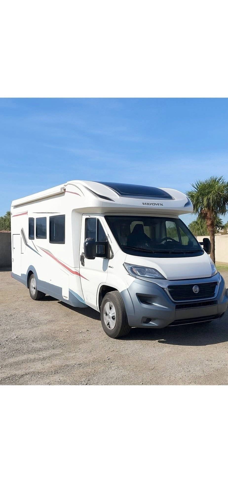 Front view from 3/4 Fiat - Yescapa