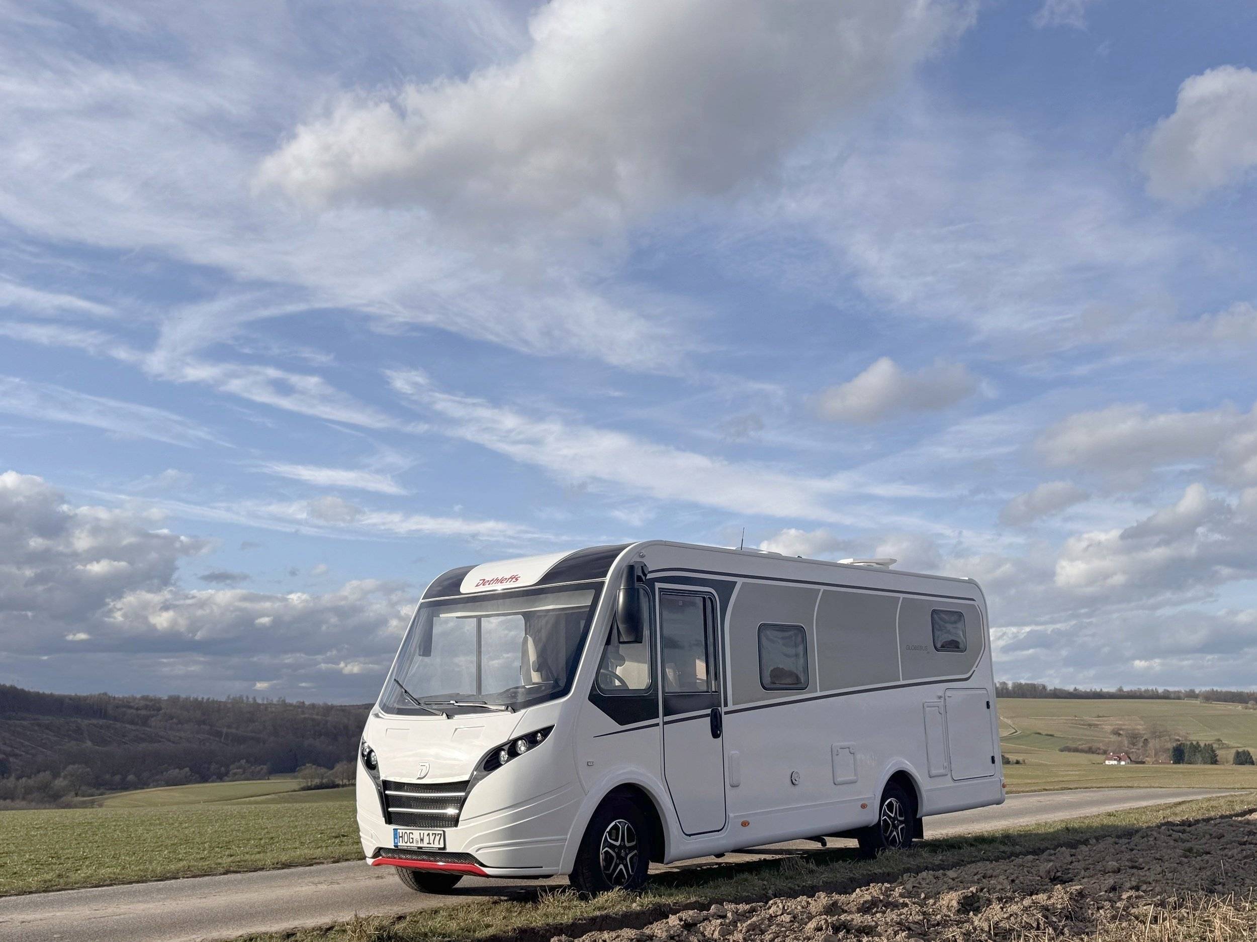 Front view from 3/4 Fiat Fiat Dethleffs - Yescapa