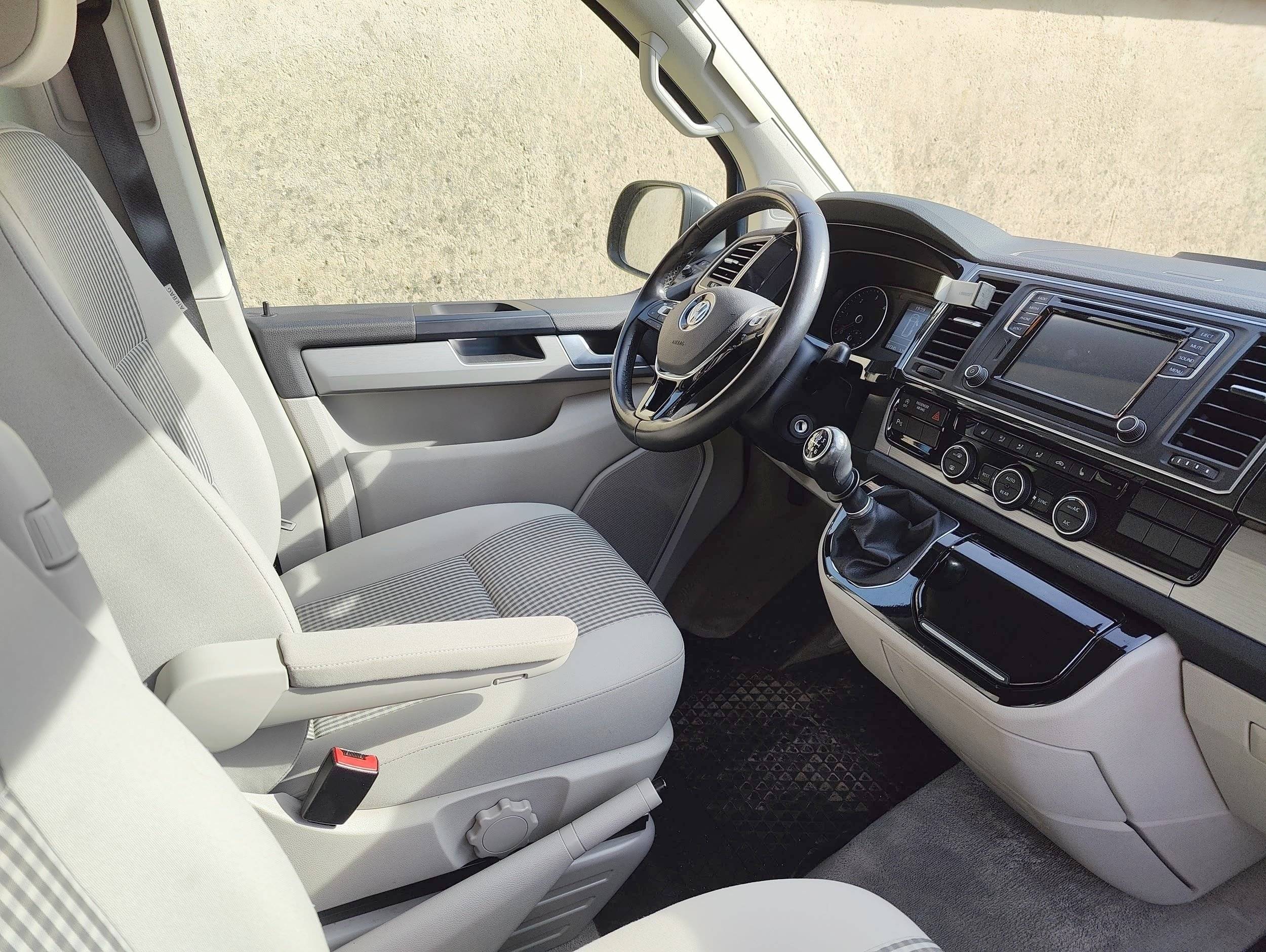 Volkswagen T6 California Coast