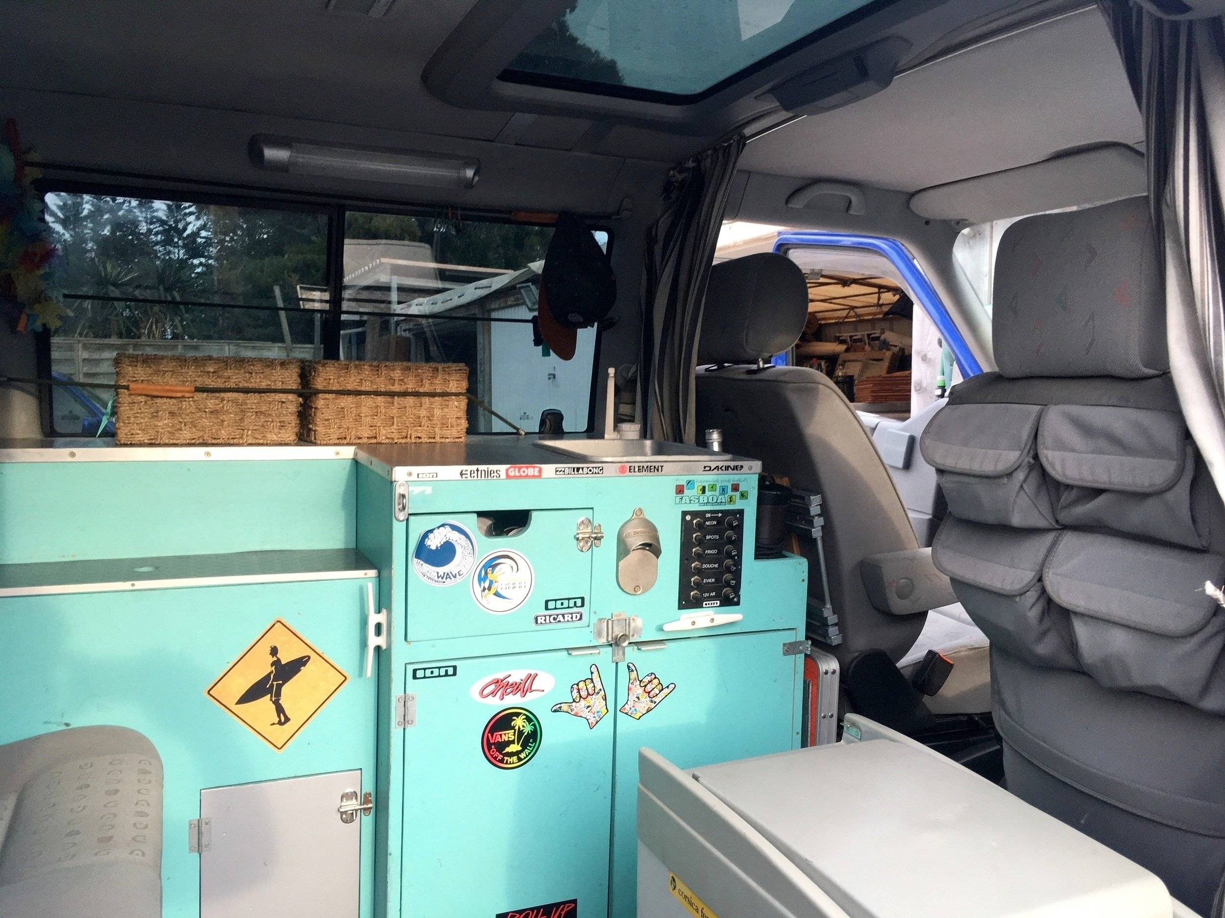 Comedor Volkswagen T4 syncro 2,5 tdi - Yescapa