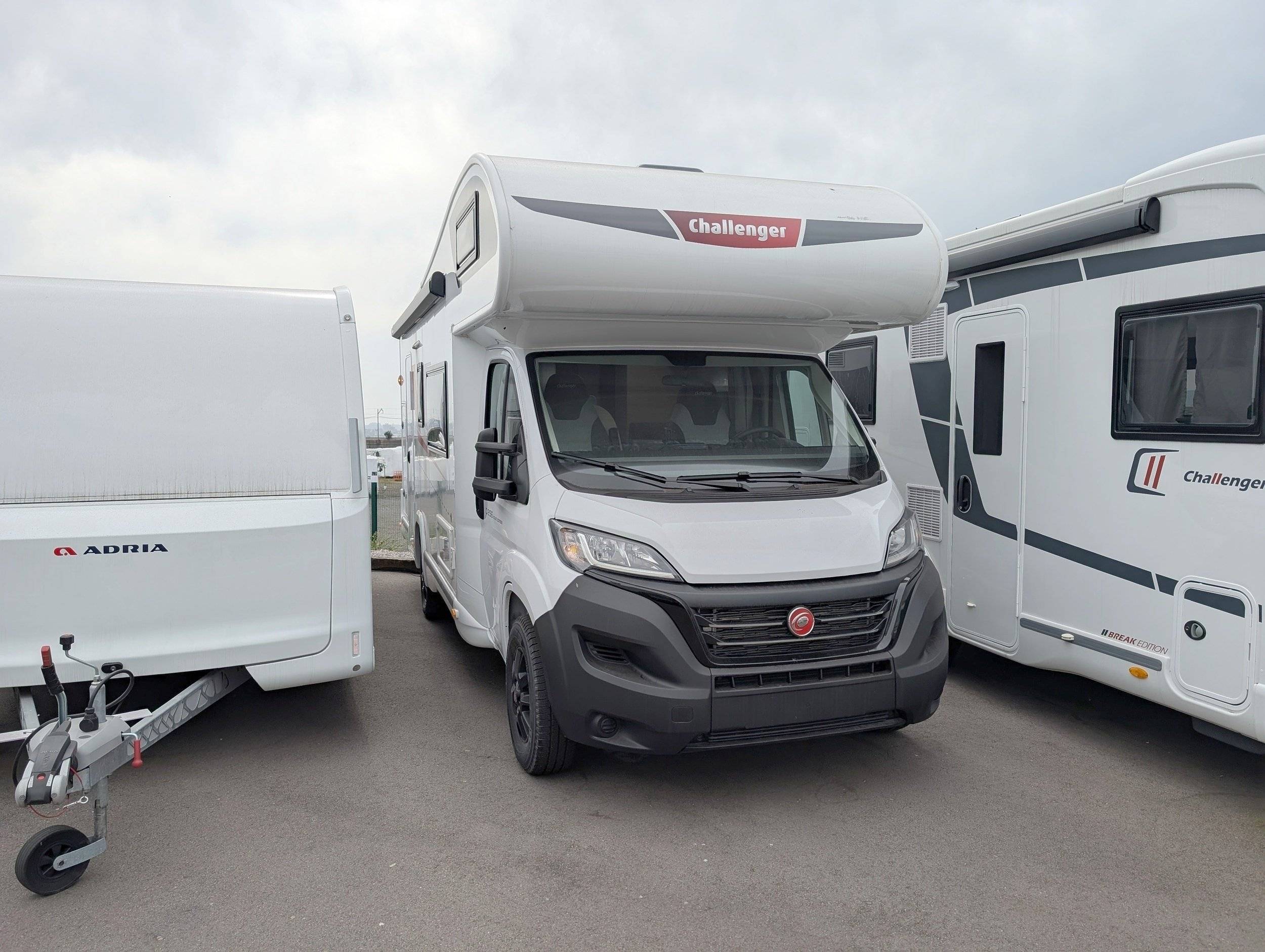 Voorkant 3/4 Fiat Fiat ducato - Yescapa